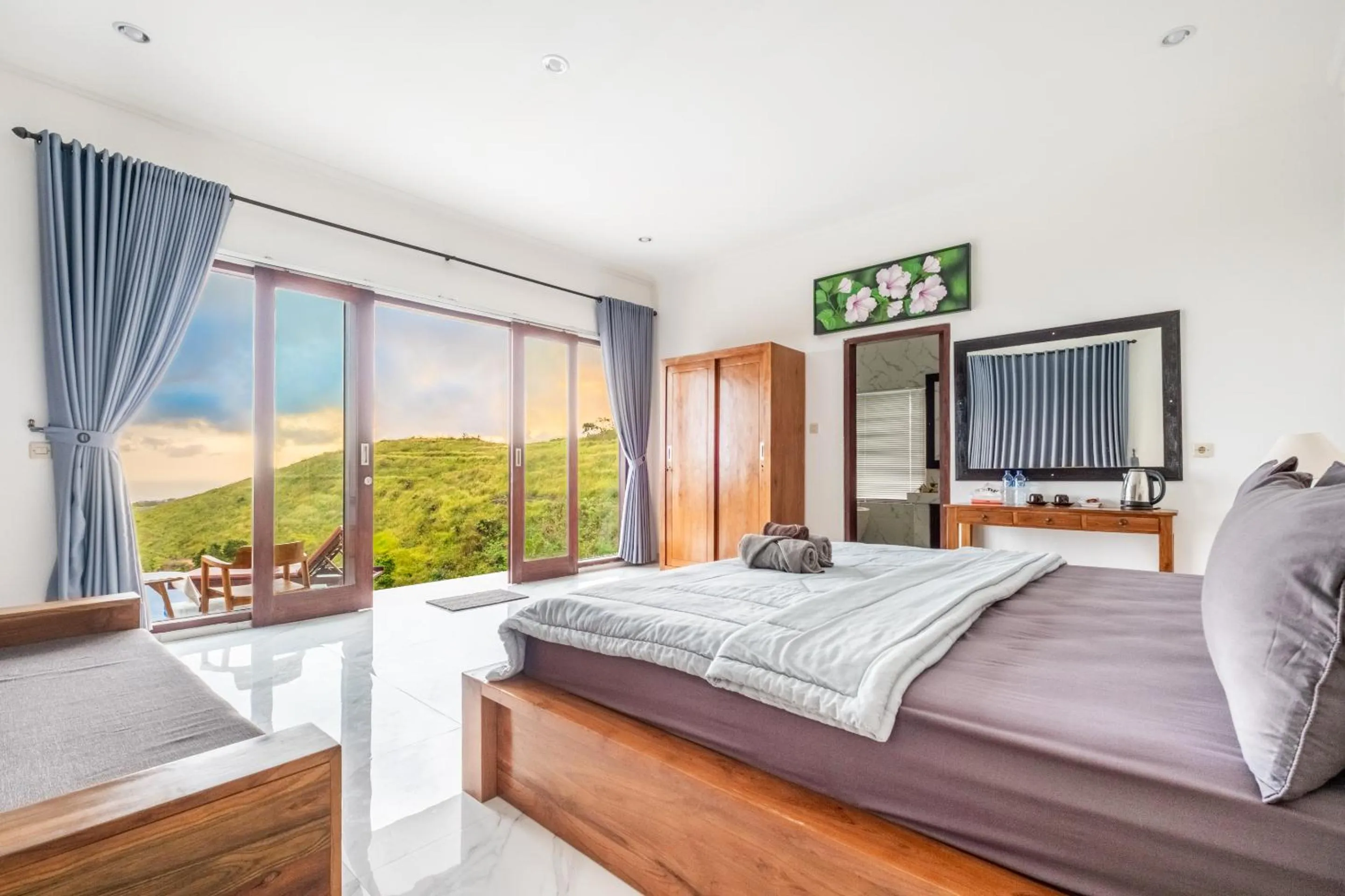 Bed in Pini Sentana Village Nusa Penida