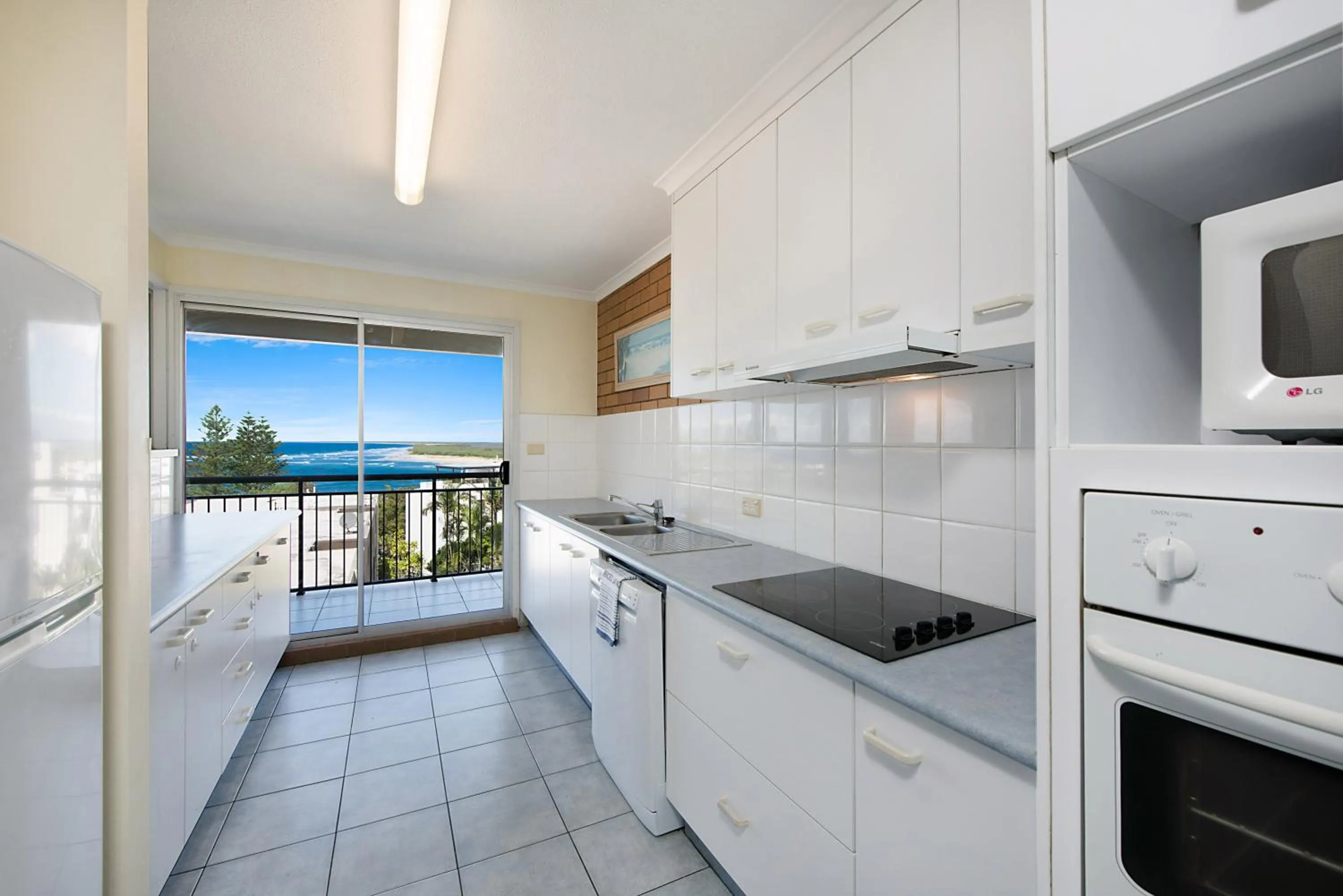 Kitchen or kitchenette in Joanne Apartments