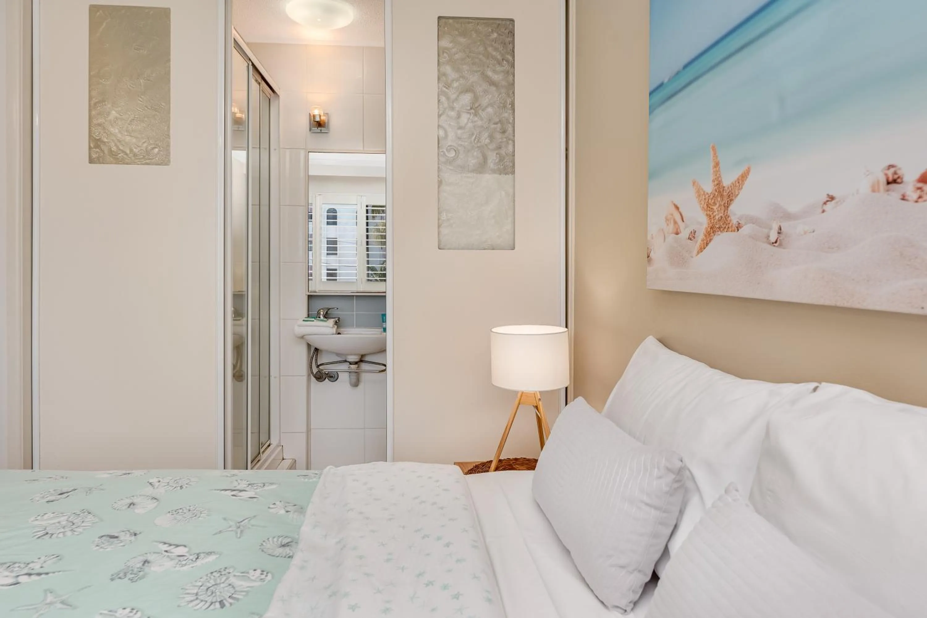 Bed in Joanne Apartments