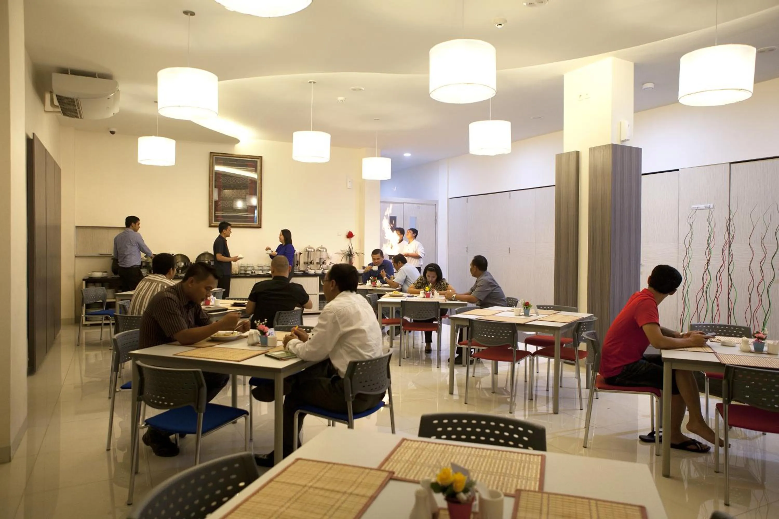 Restaurant/places to eat in Cordela Hotel Medan