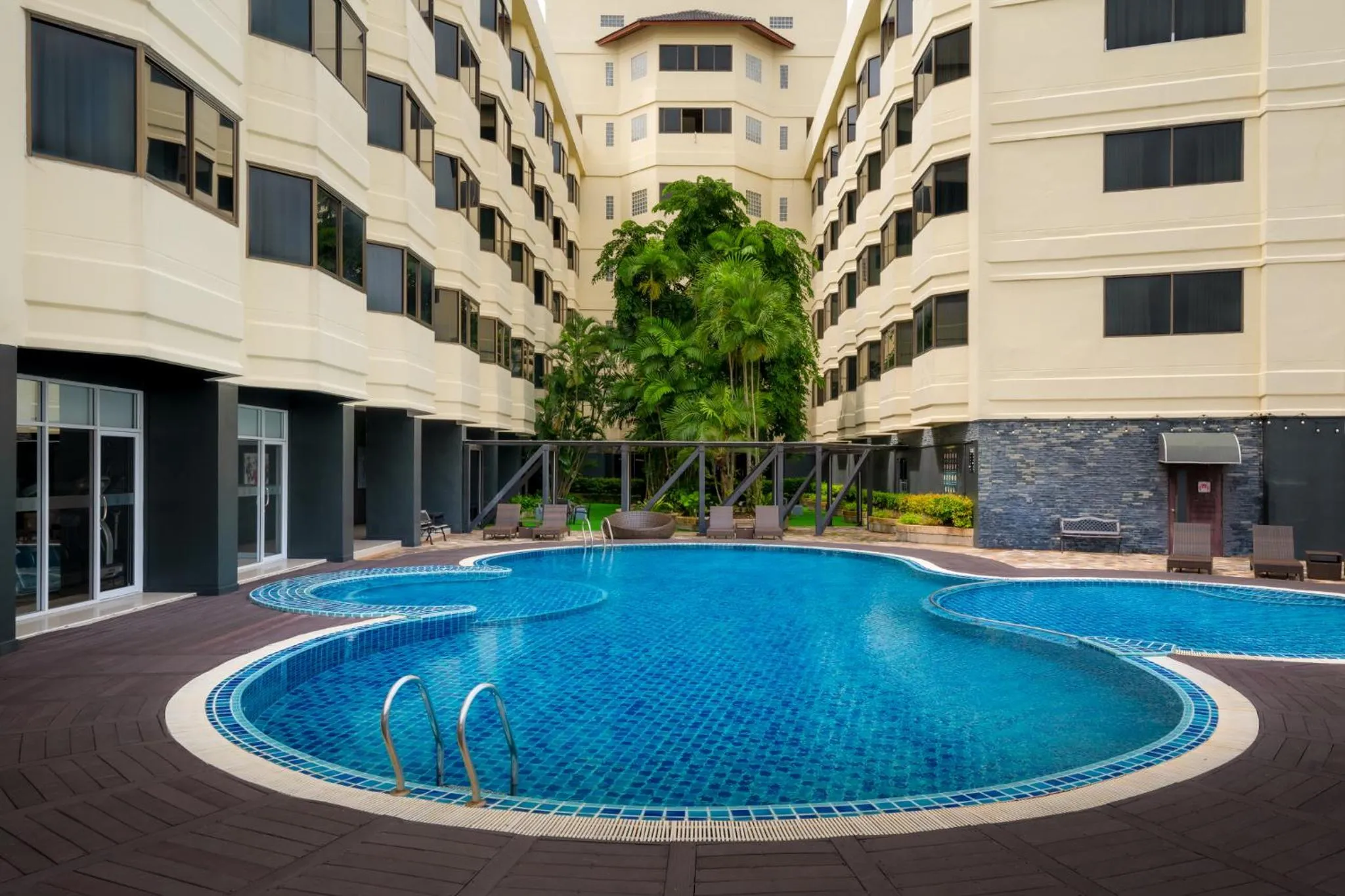 Swimming pool in Star Convention Hotel