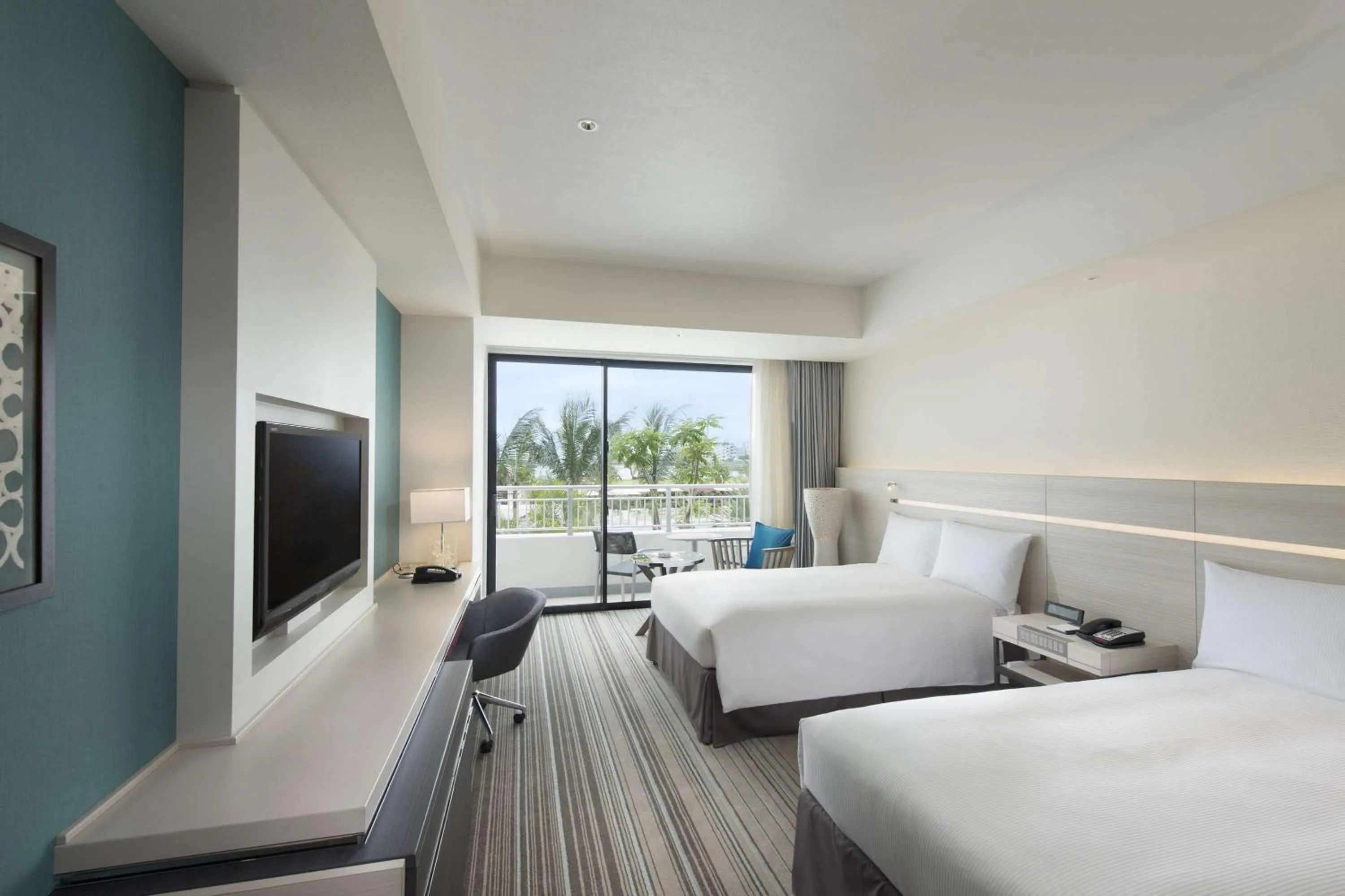 Bedroom, Bed in Hilton Okinawa Chatan Resort