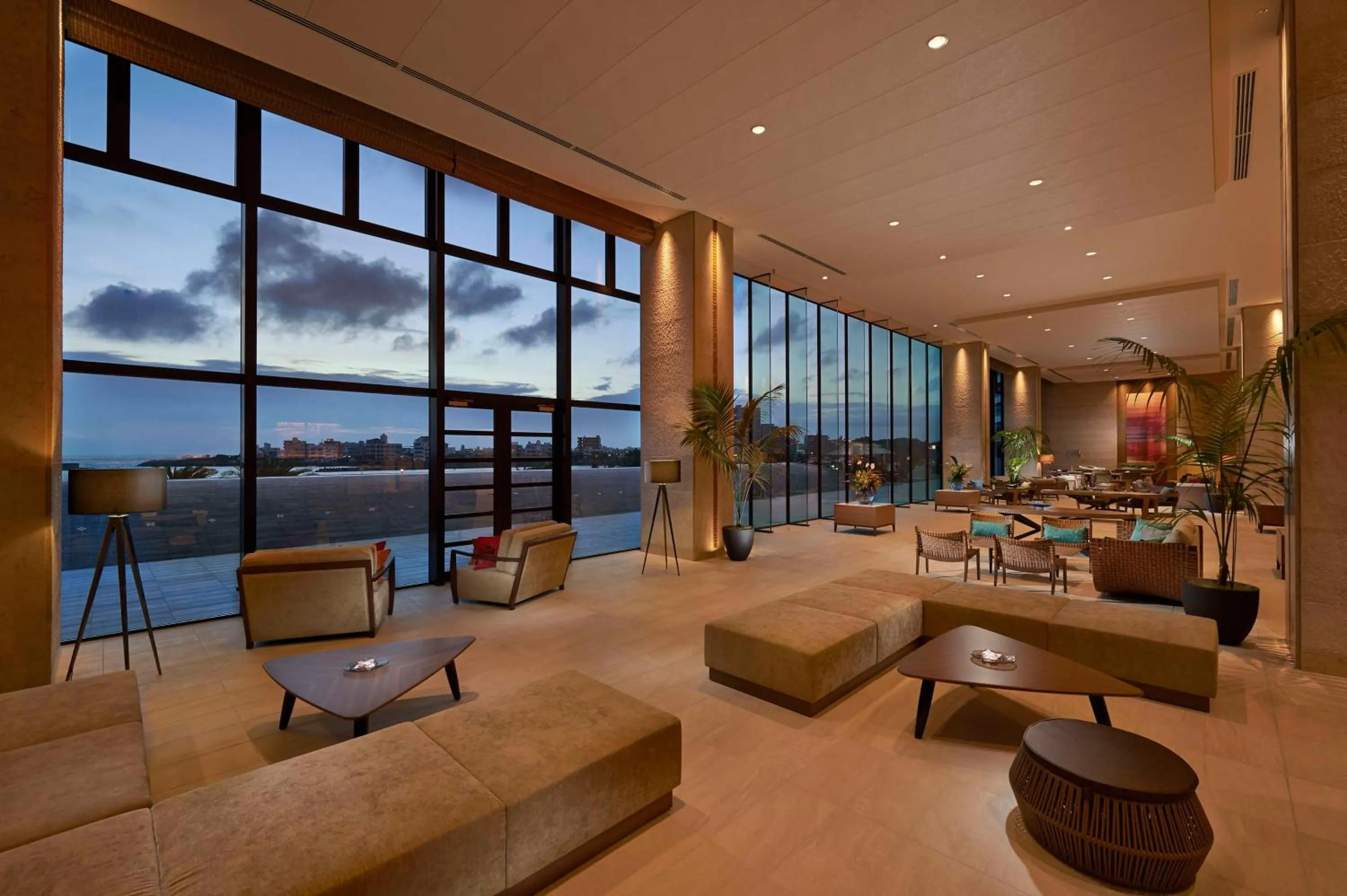 Lobby or reception in Hilton Okinawa Chatan Resort