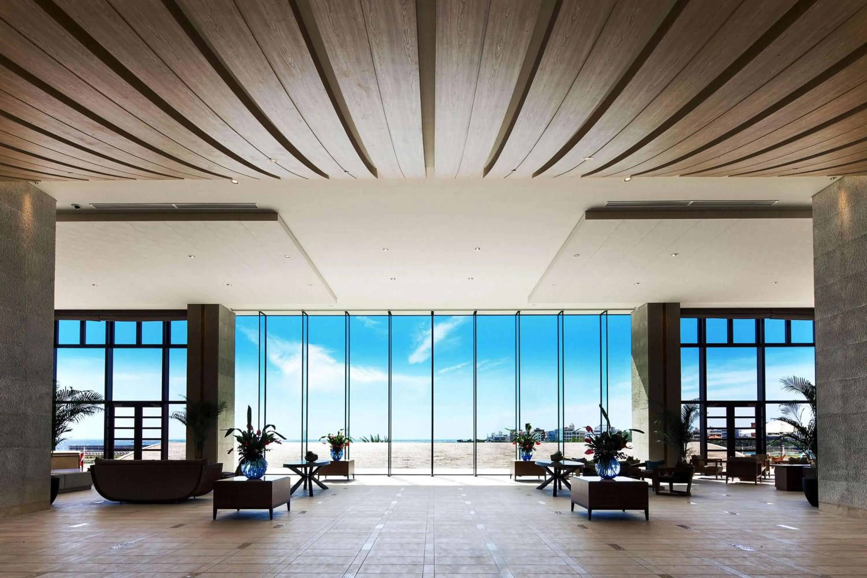 Lobby or reception in Hilton Okinawa Chatan Resort