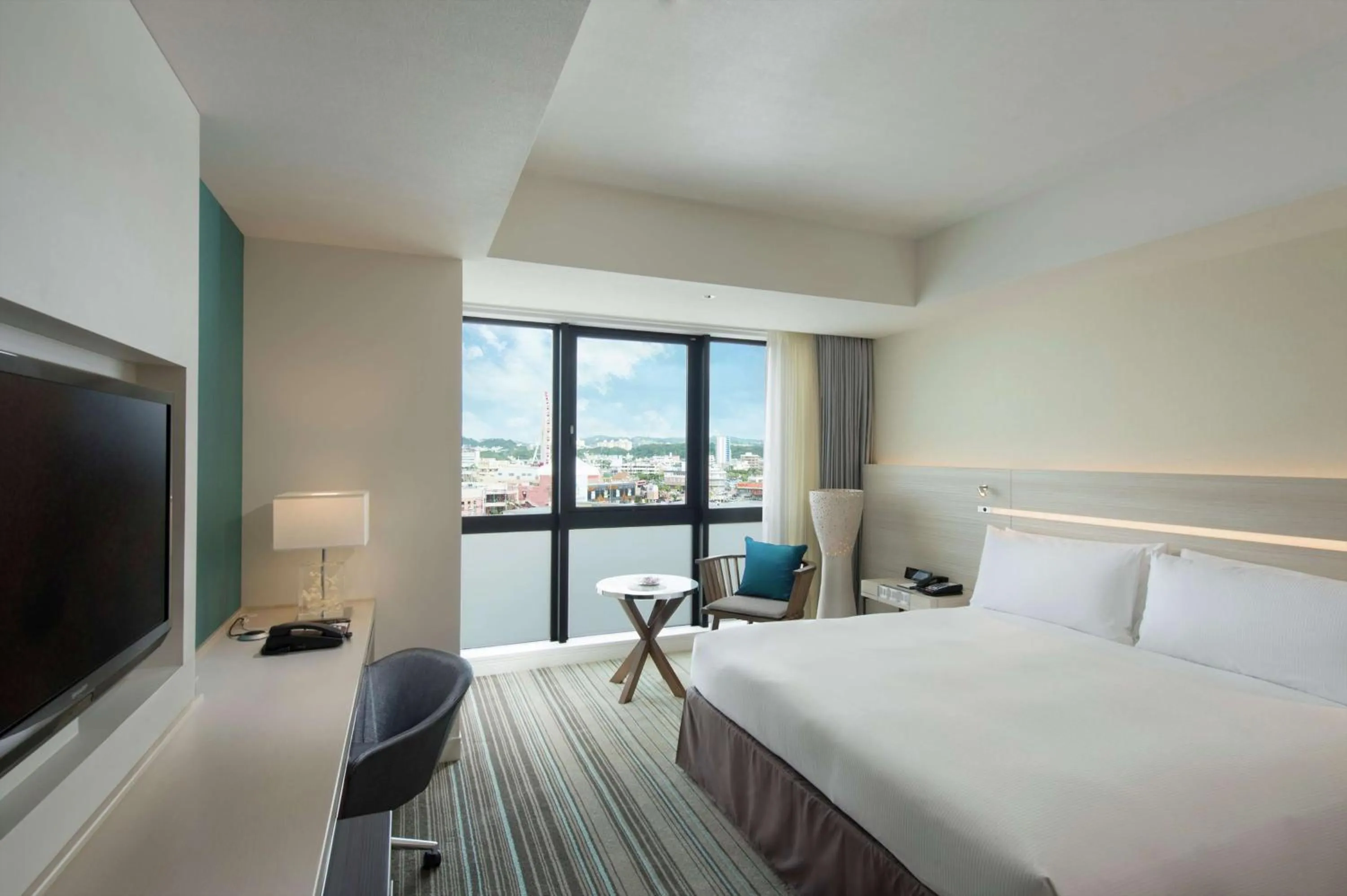 Bedroom, Bed in Hilton Okinawa Chatan Resort