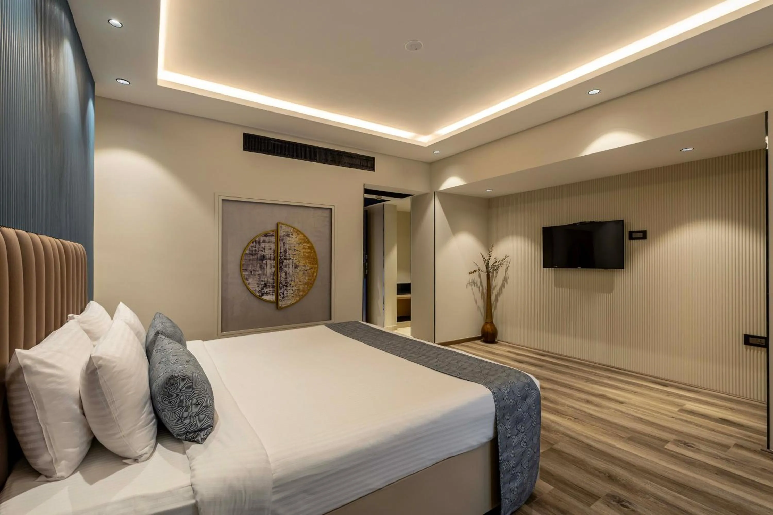 Bedroom, Bed in Citrine