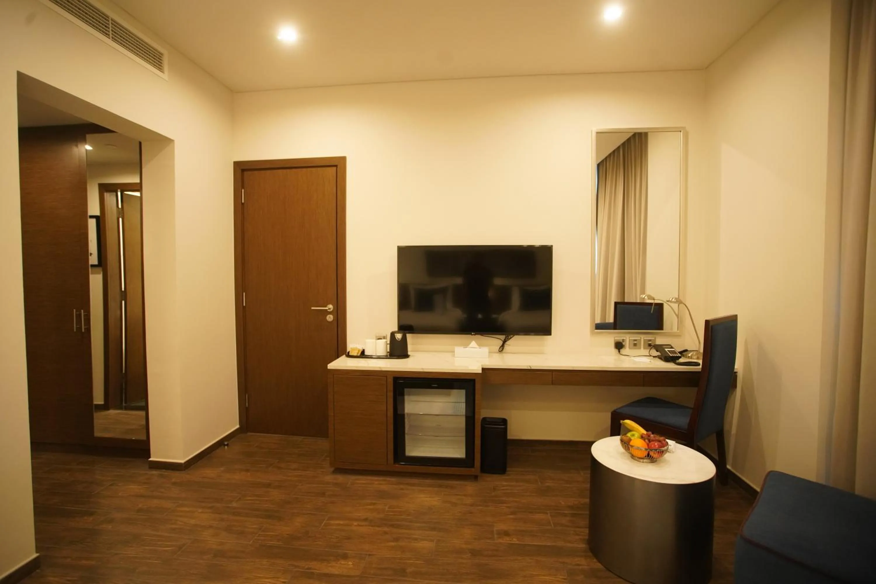 TV and multimedia in C - Hotel and Suites Doha