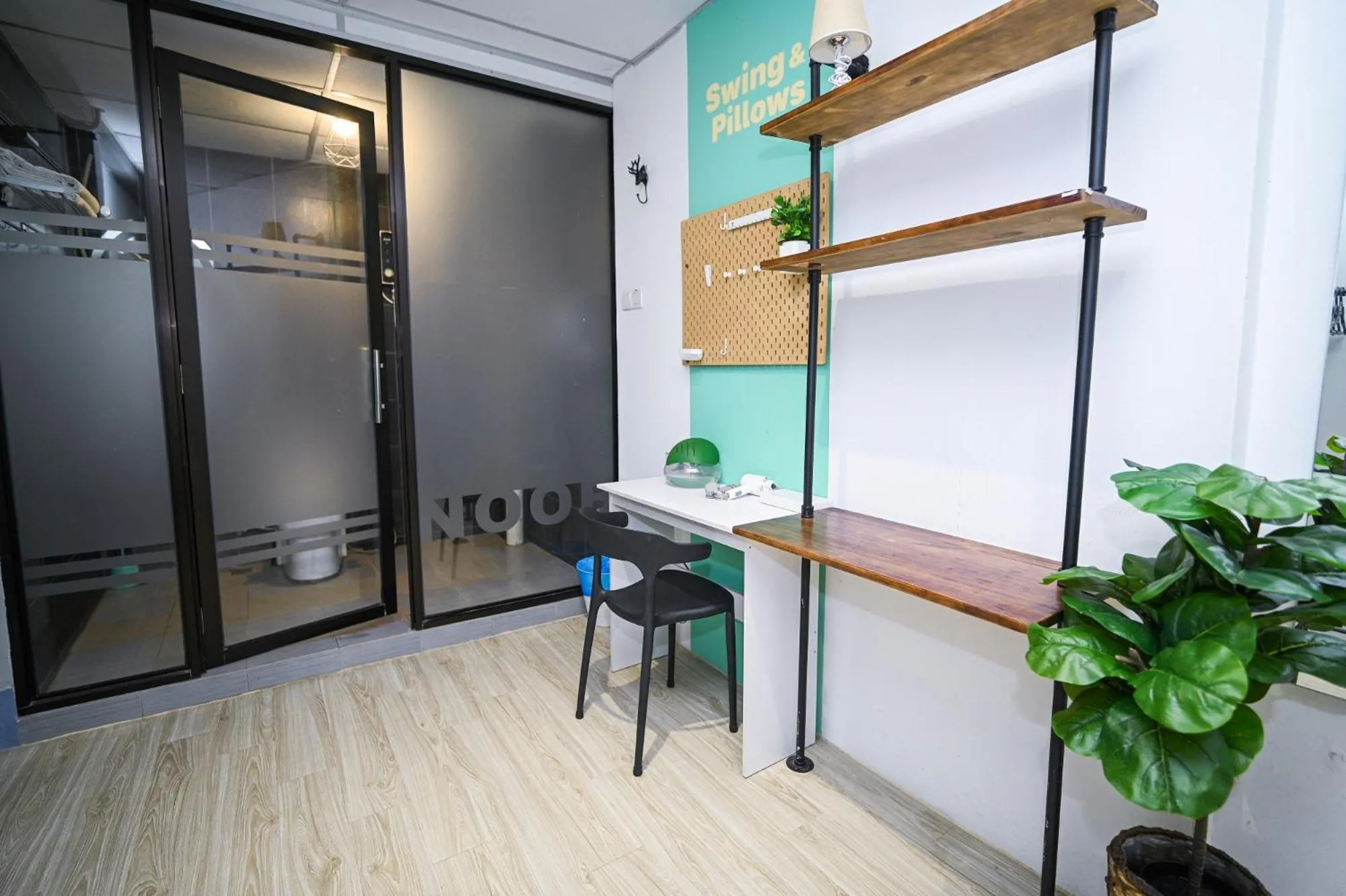 Swing & Pillows @ Beach Street