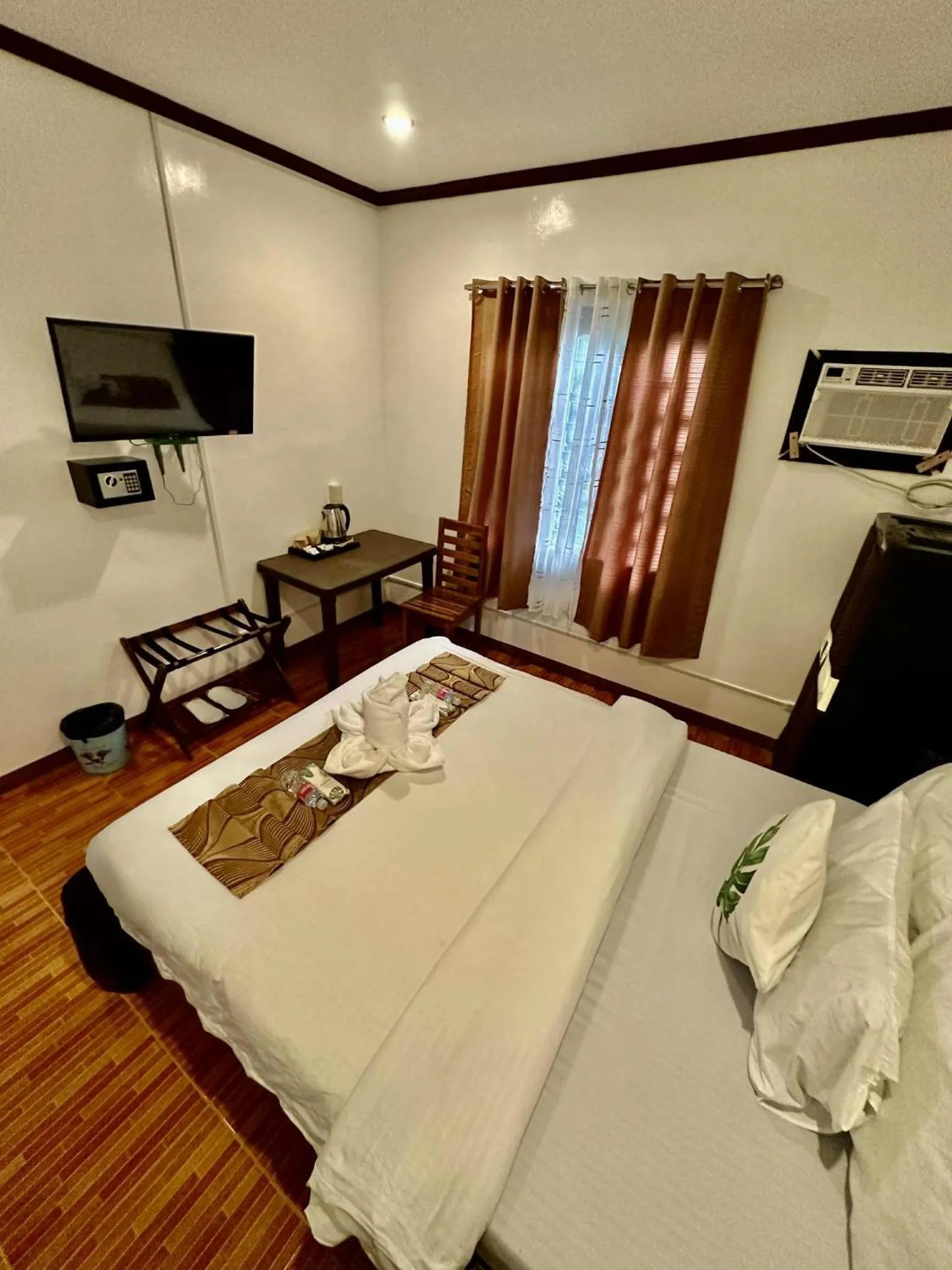 Bedroom, Bed in Sophias Beach Guest House