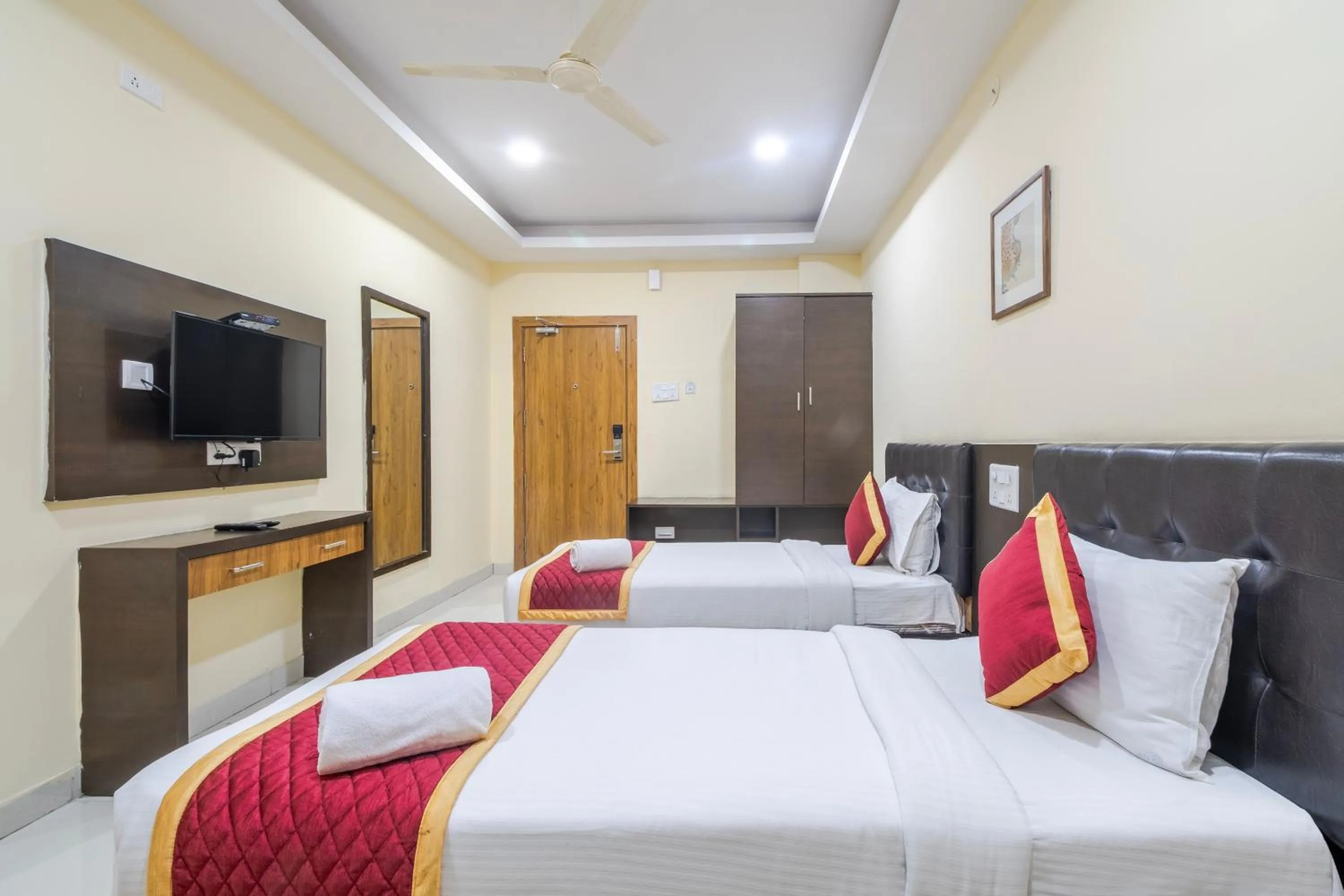 Photo of the whole room, Bed in Lemonridge Hotels Kukatpally
