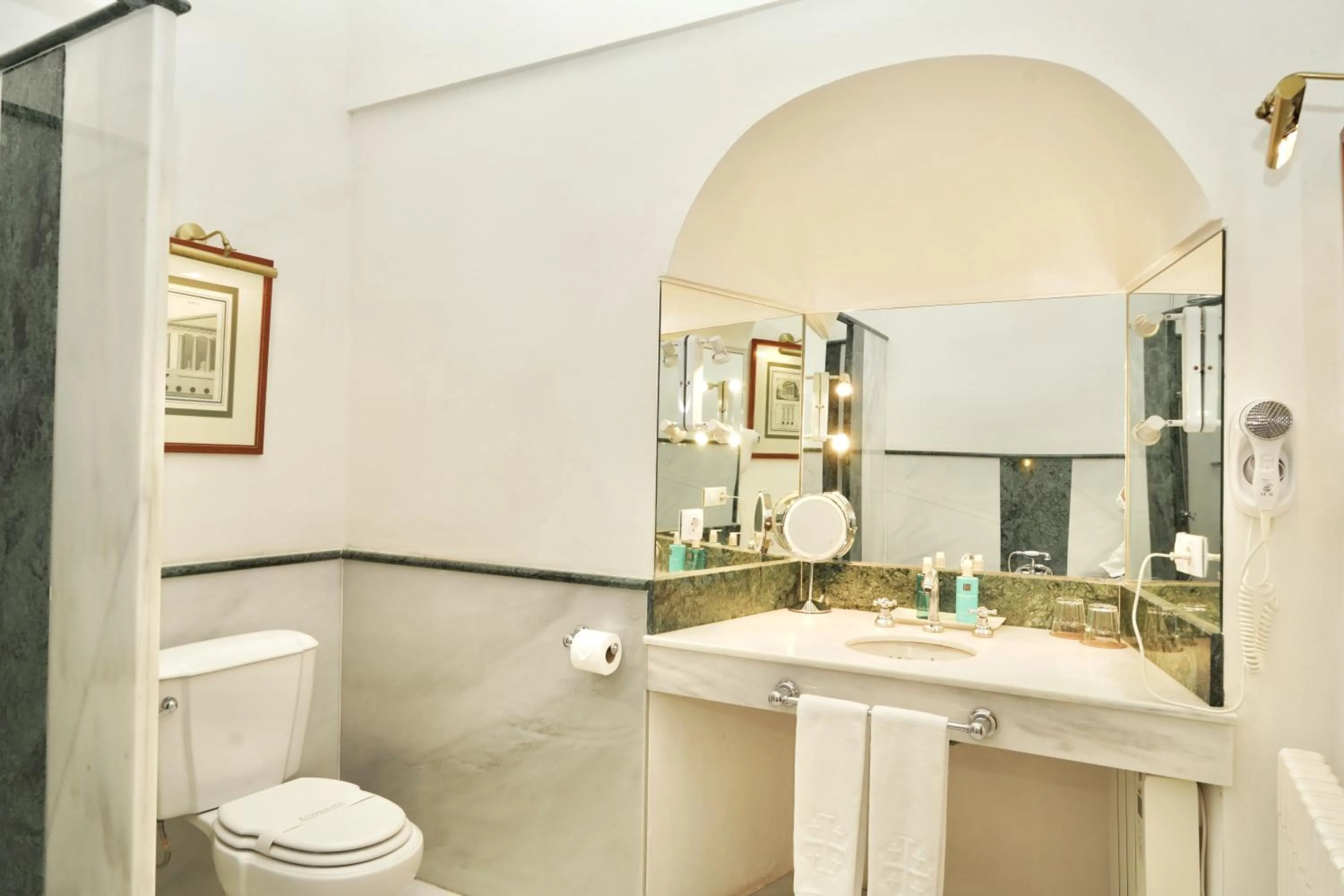 Bathroom in Monasterio de San Francisco