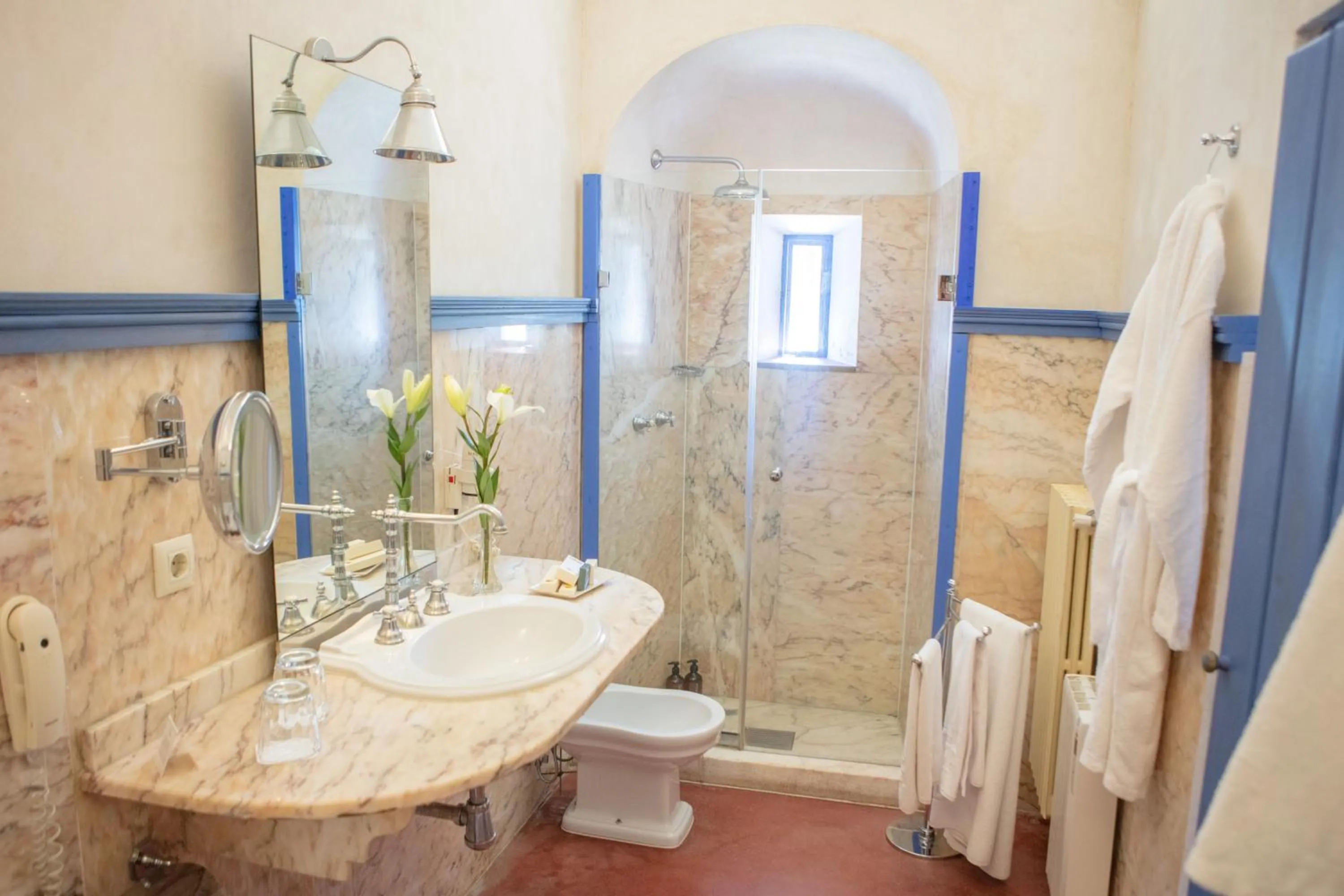 Bathroom in Monasterio de San Francisco