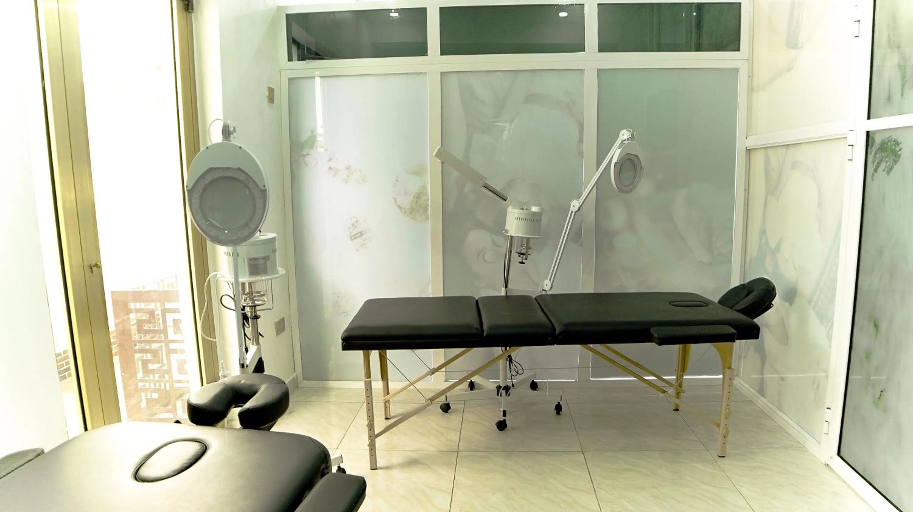 Massage in 247 Luxury Hotel & Apartment Ajah