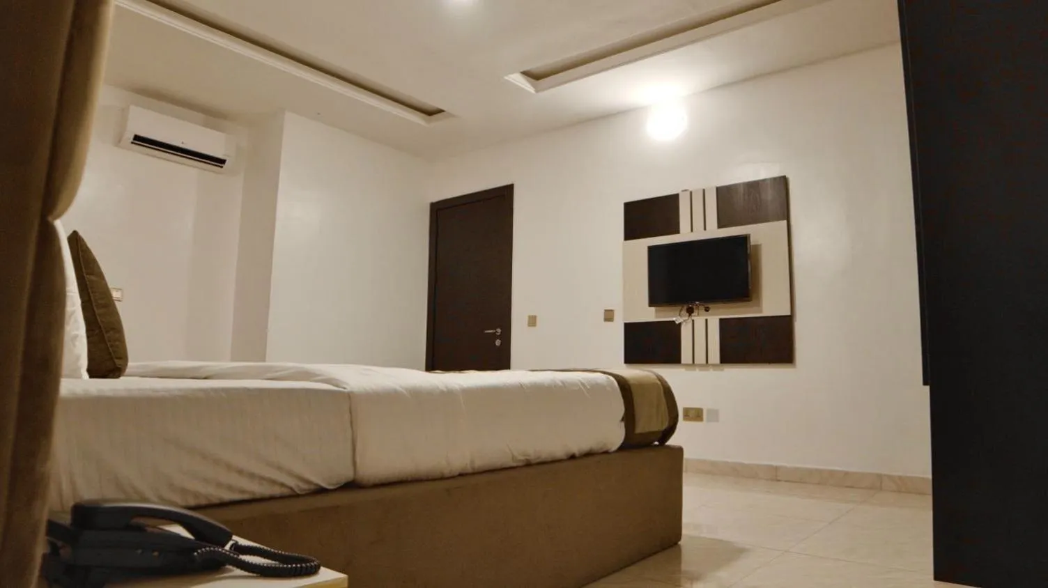 Bed in 247 Luxury Hotel & Apartment Ajah