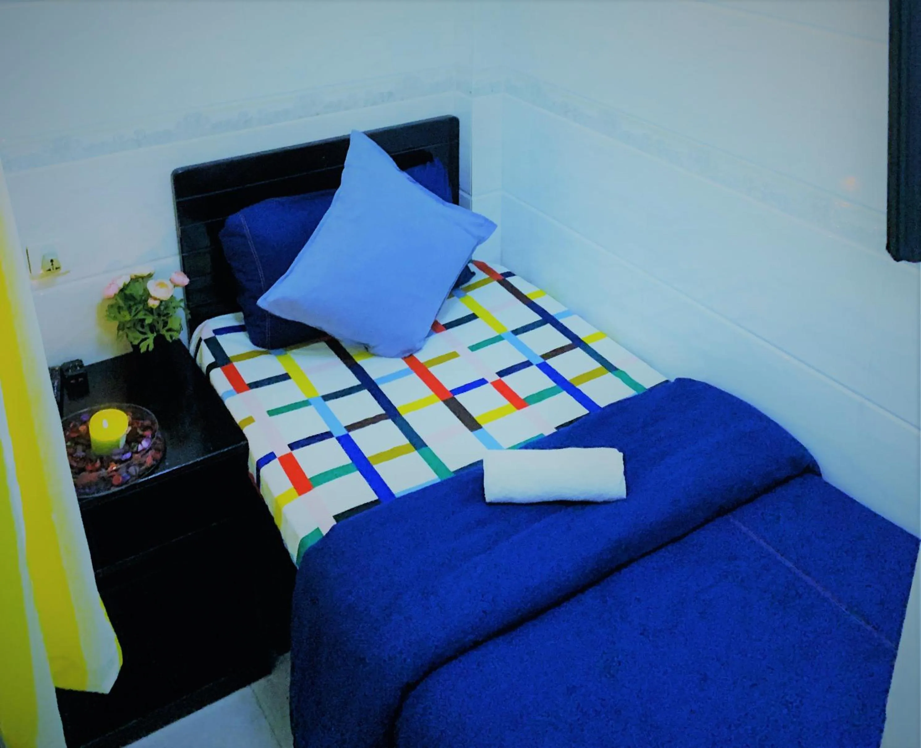 cot, Bed in Australia Lounge