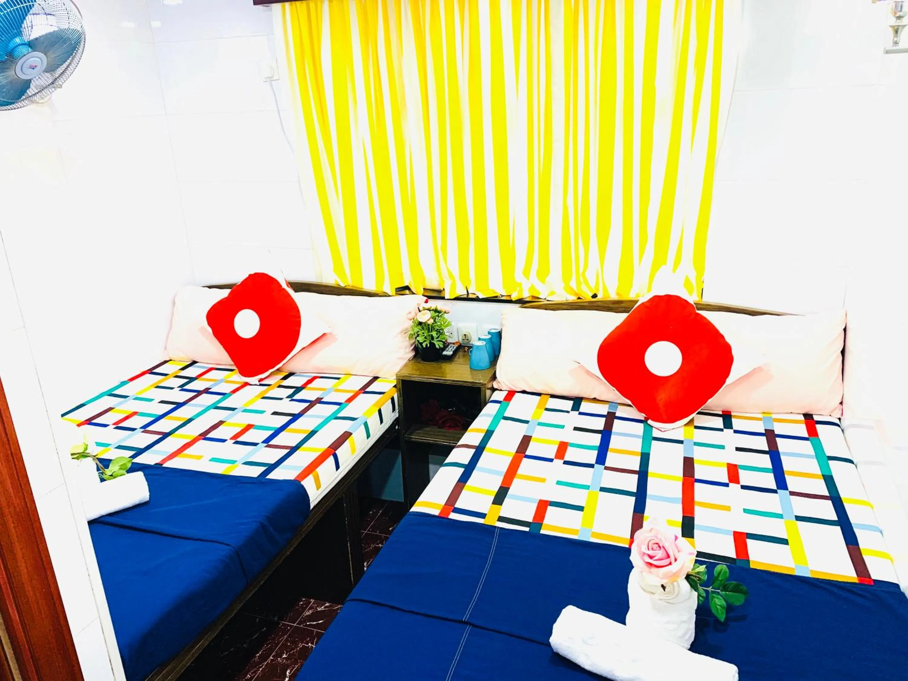 cot, Bed in Australia Lounge