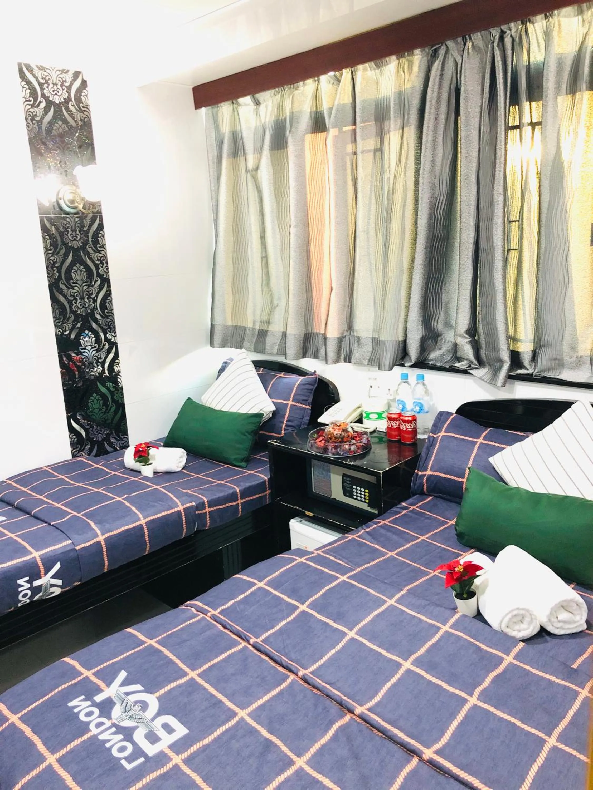 cot, Bed in Australia Lounge