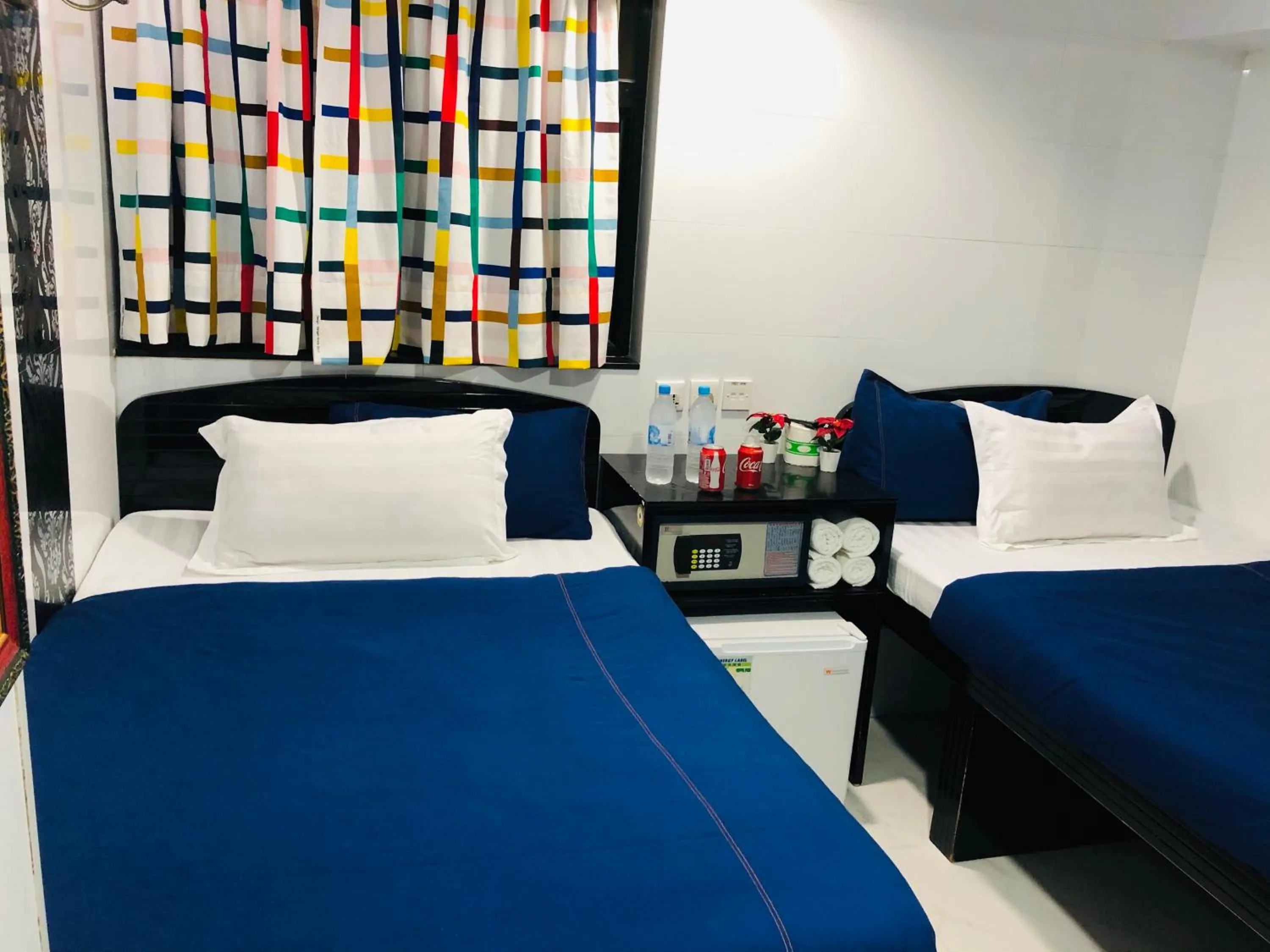 cot, Bed in Australia Lounge