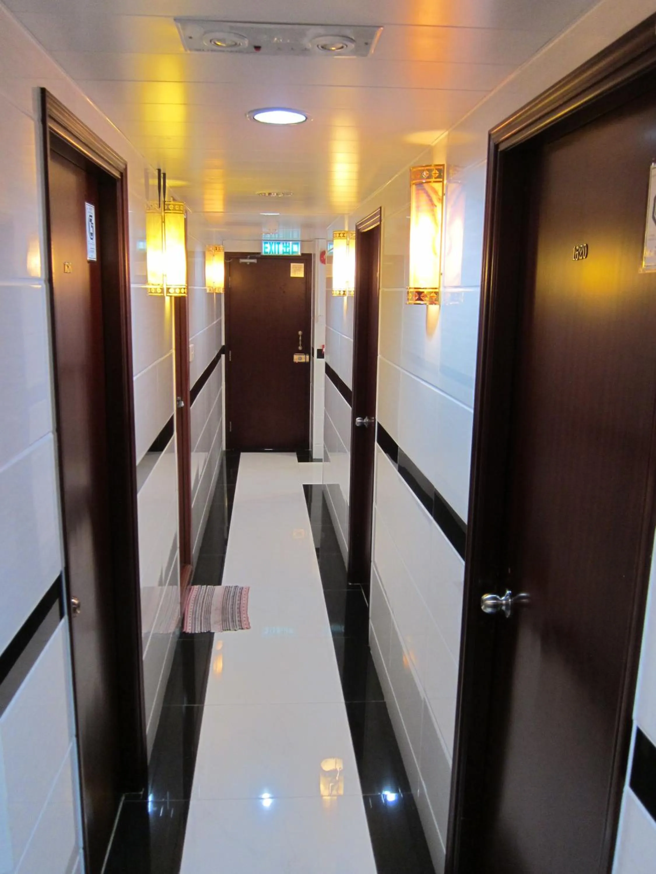 Other in Australia Lounge