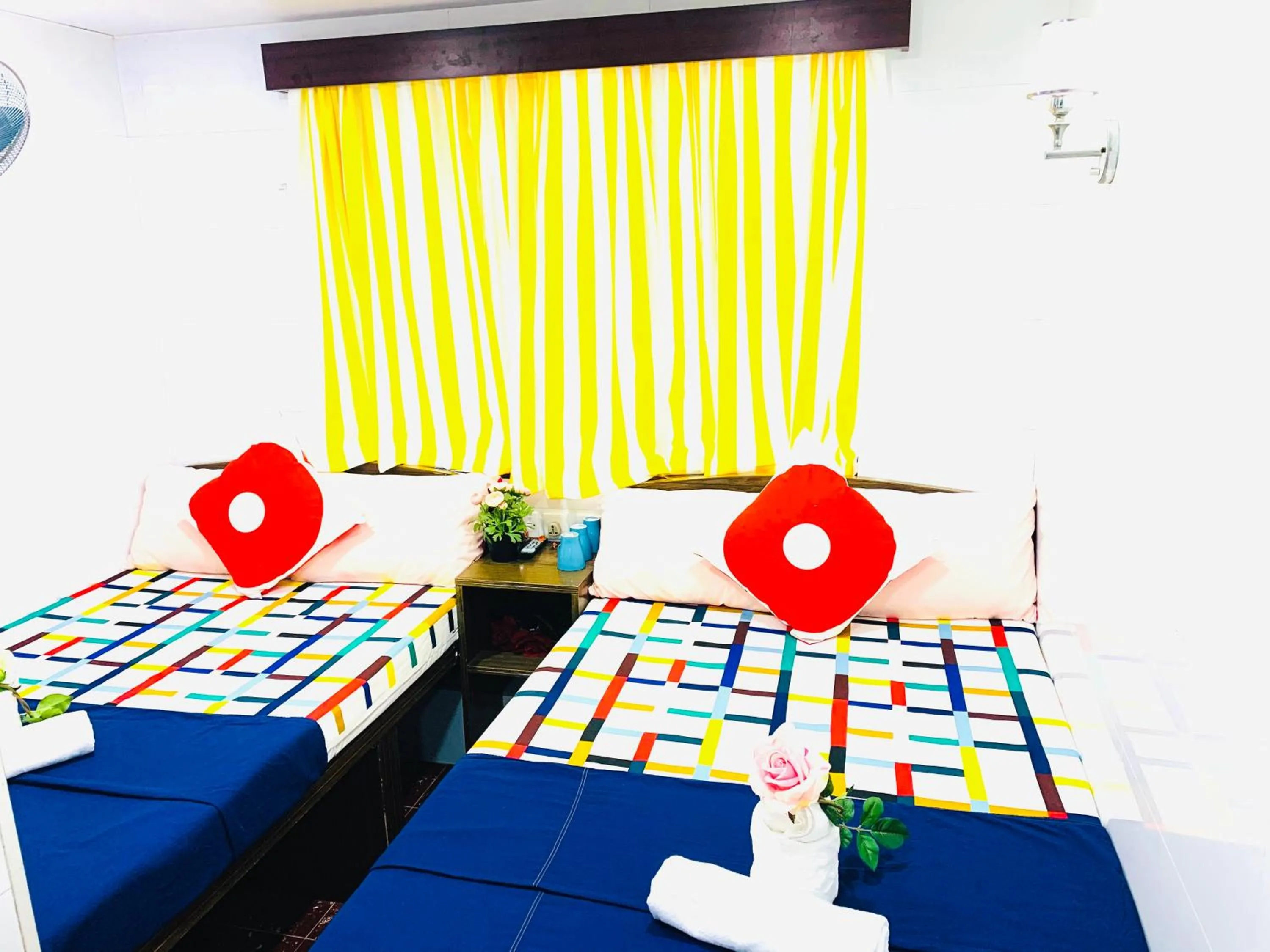 cot, Bed in Australia Lounge