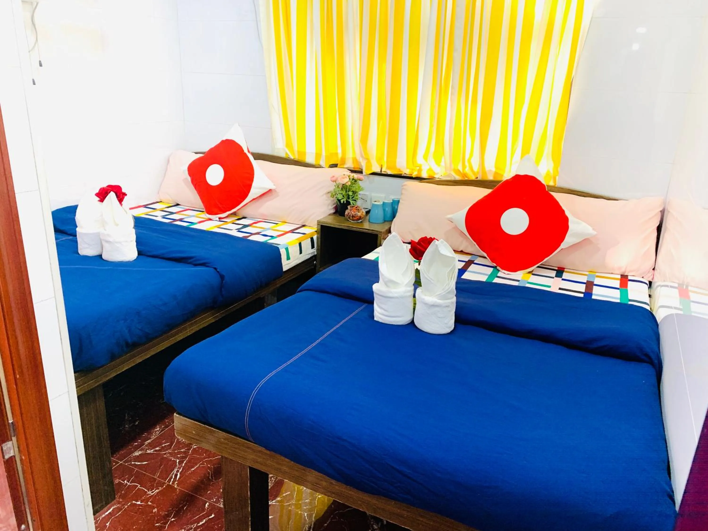 cot in Australia Lounge