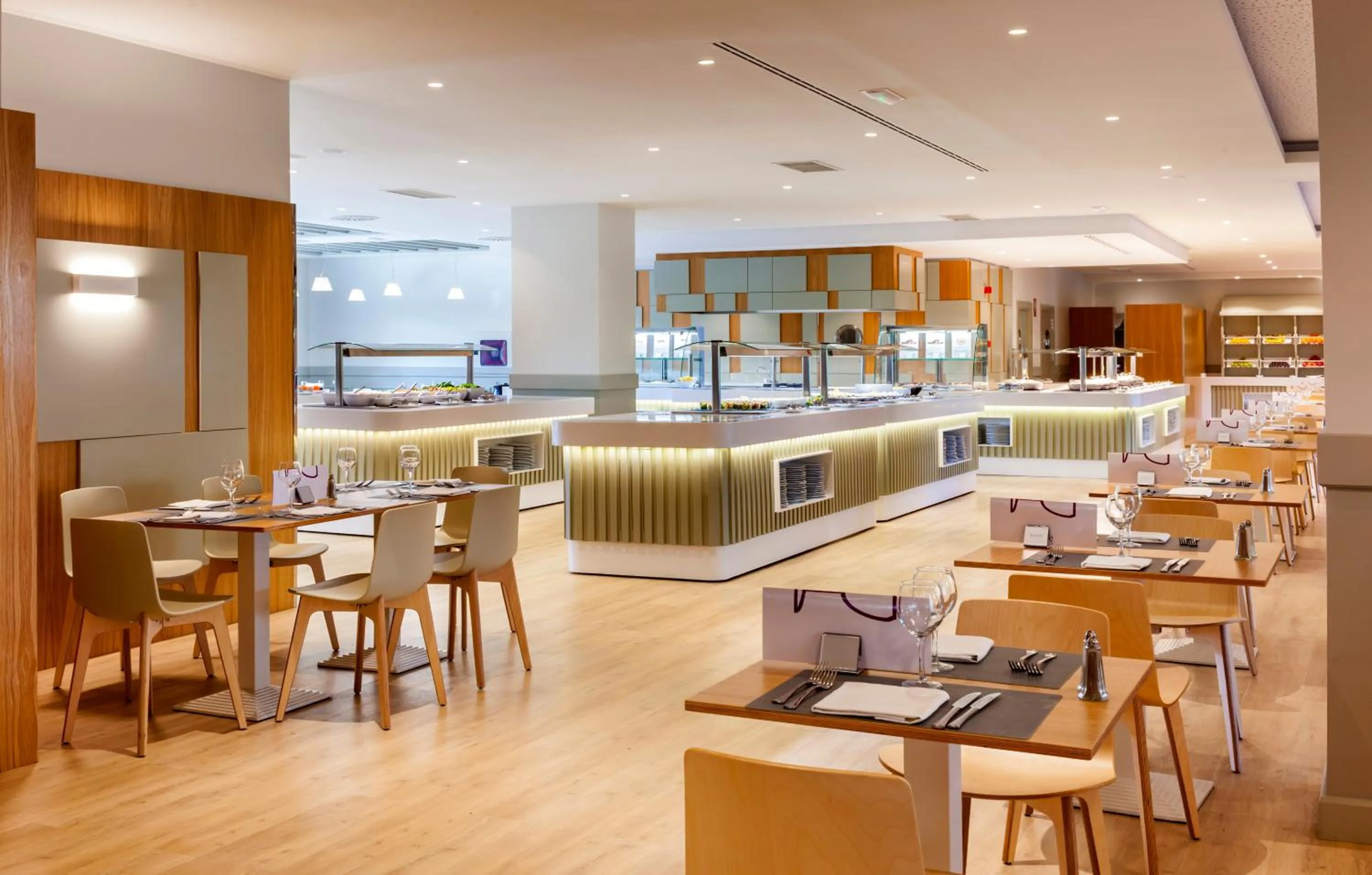 Restaurant/places to eat in Barceló Marbella