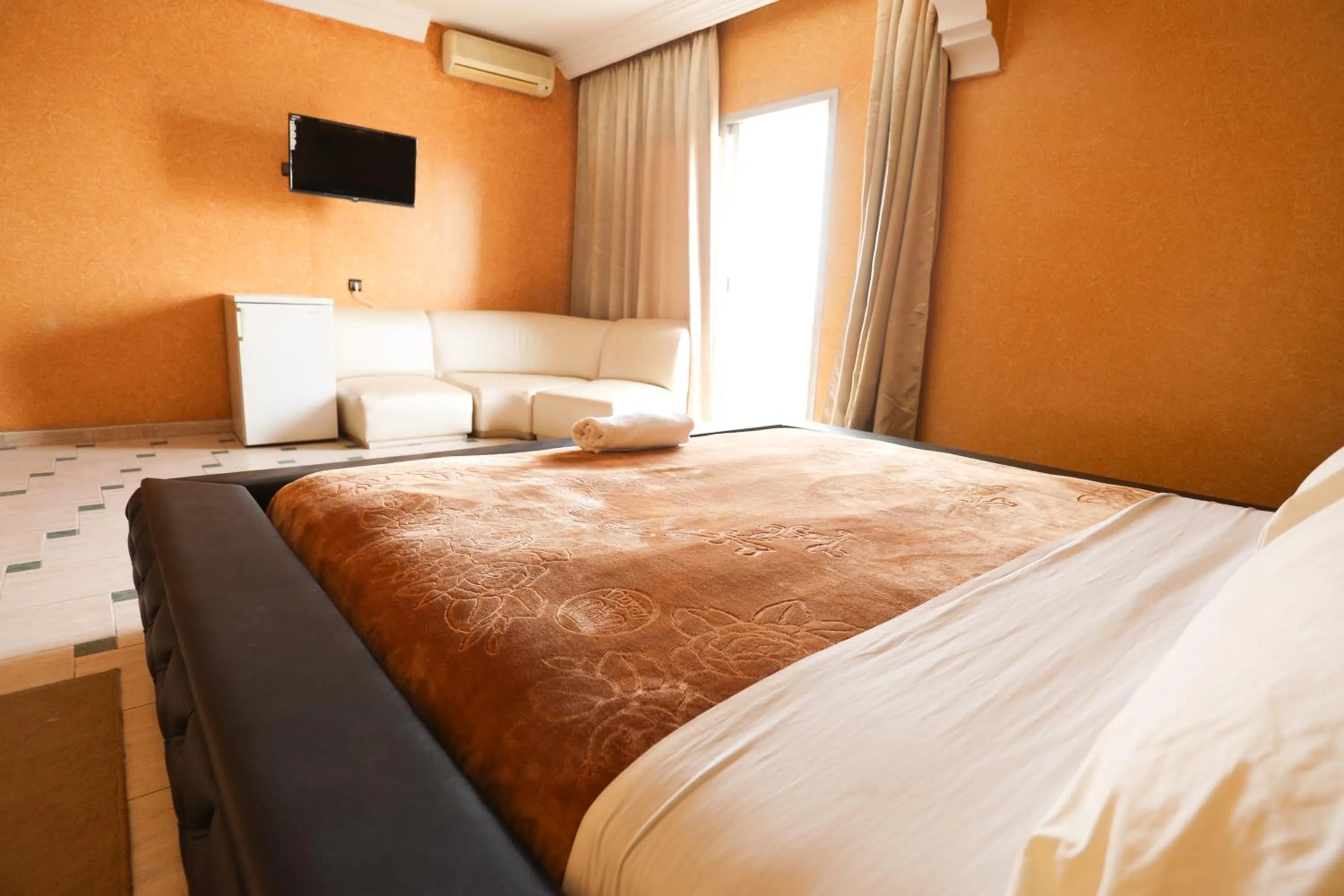 Communal lounge/ TV room in nagjir centre ville