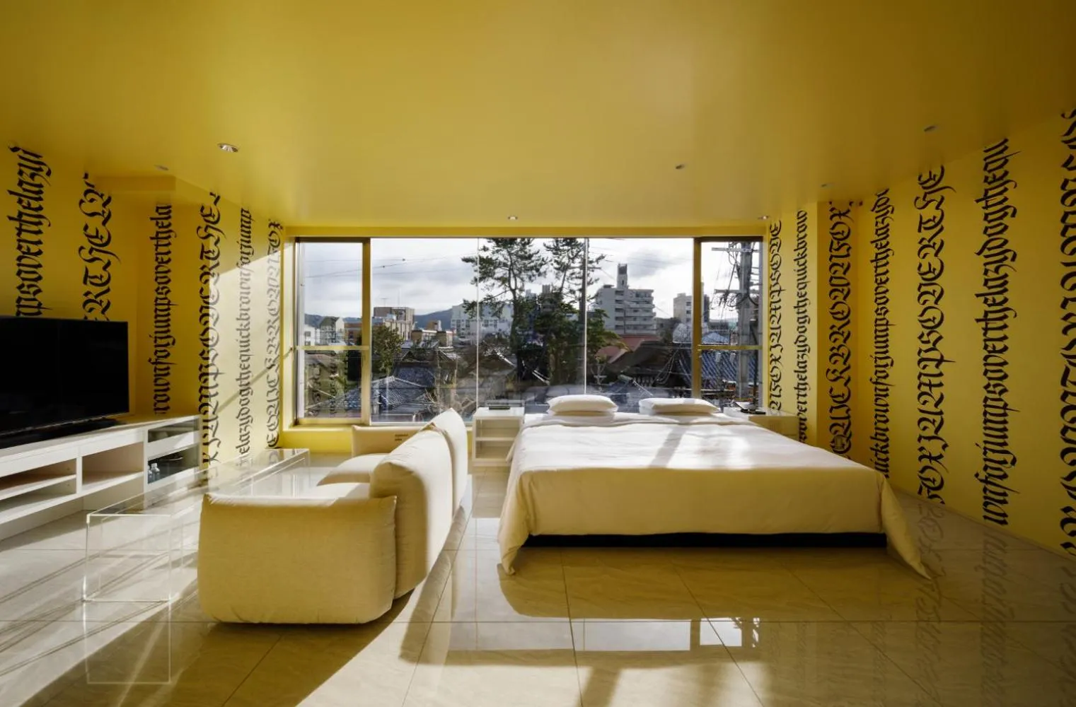 Photo of the whole room, Bed in The Screen