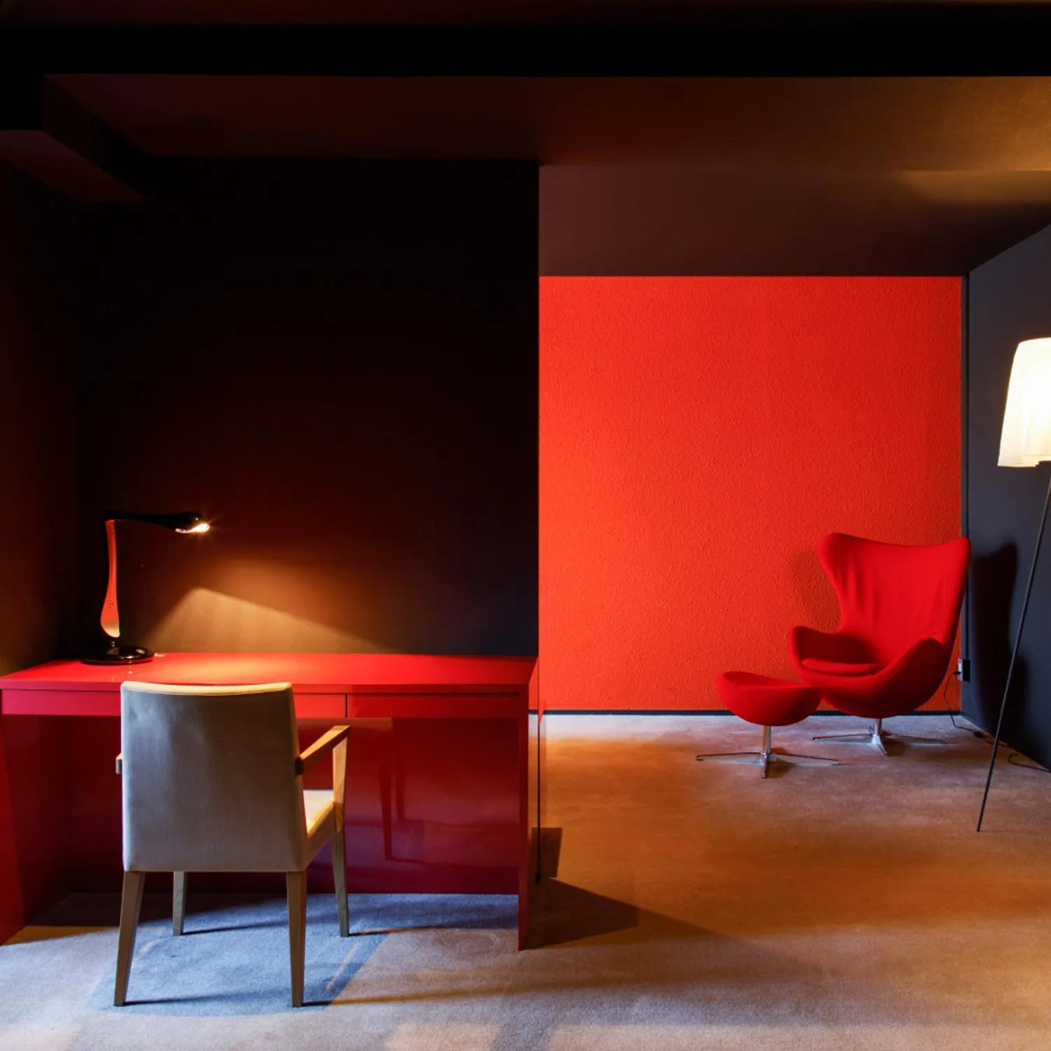 Photo of the whole room in The Screen