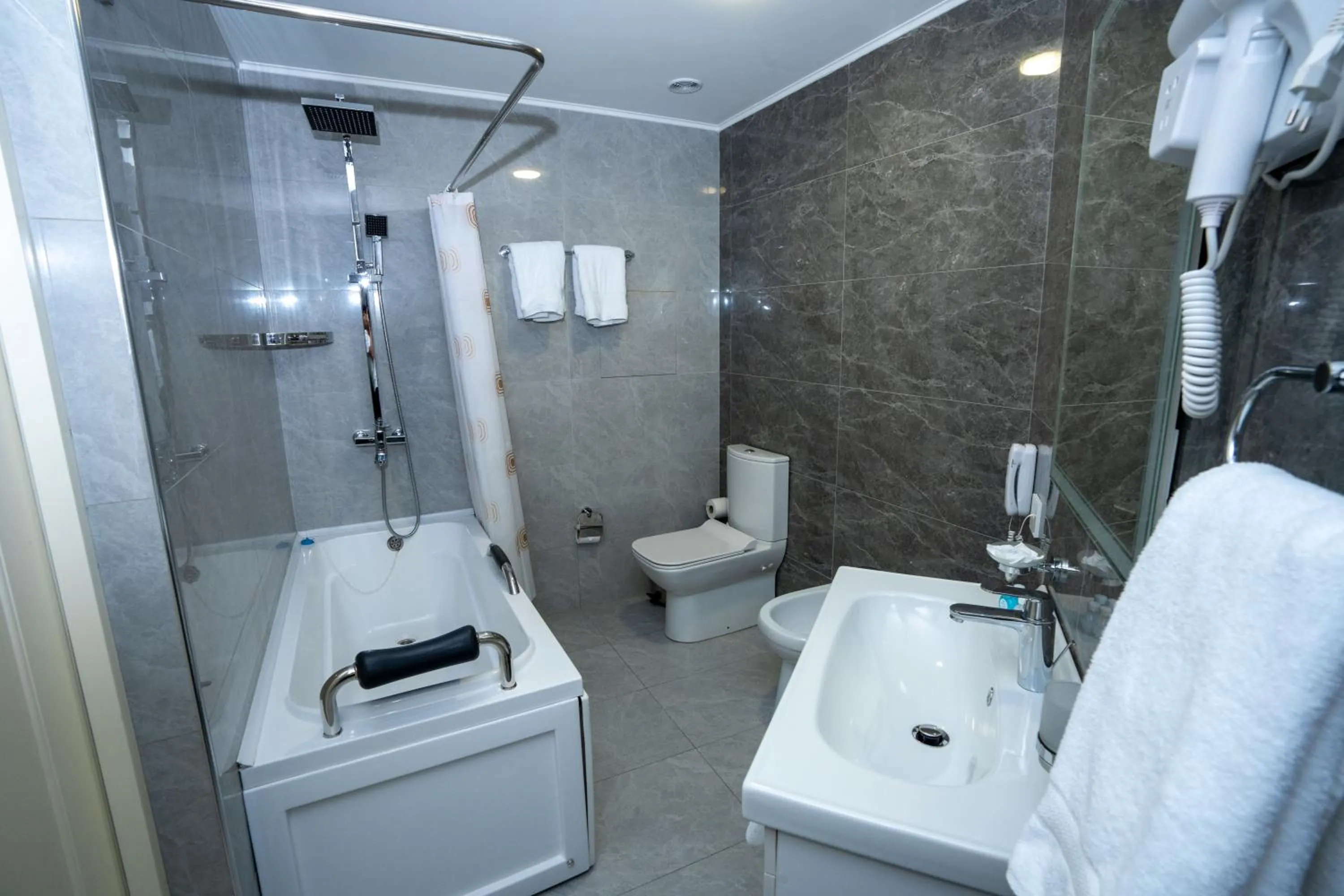 Shower in Garnet Hotel Tashkent