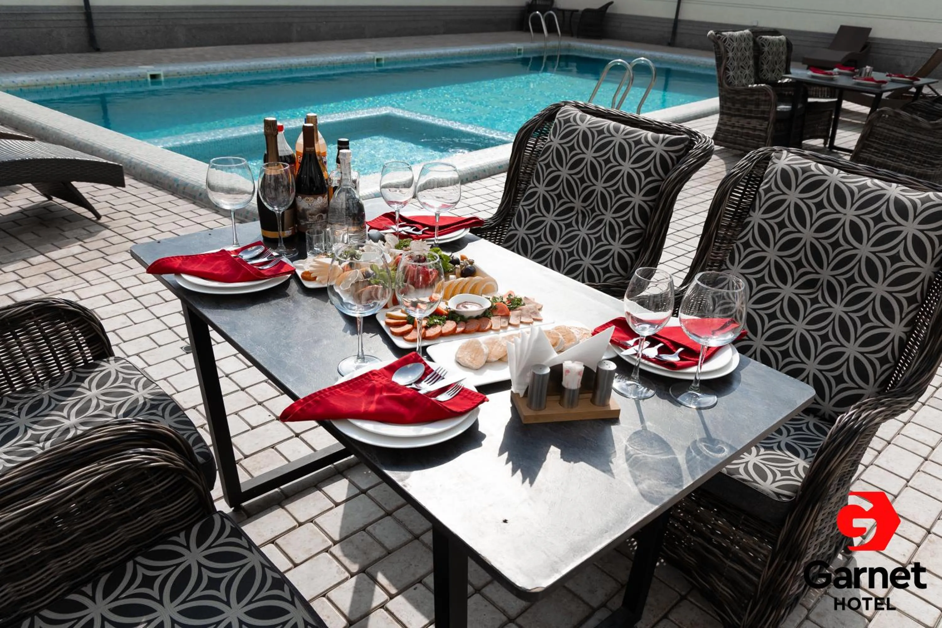 Restaurant/places to eat in Garnet Hotel Tashkent