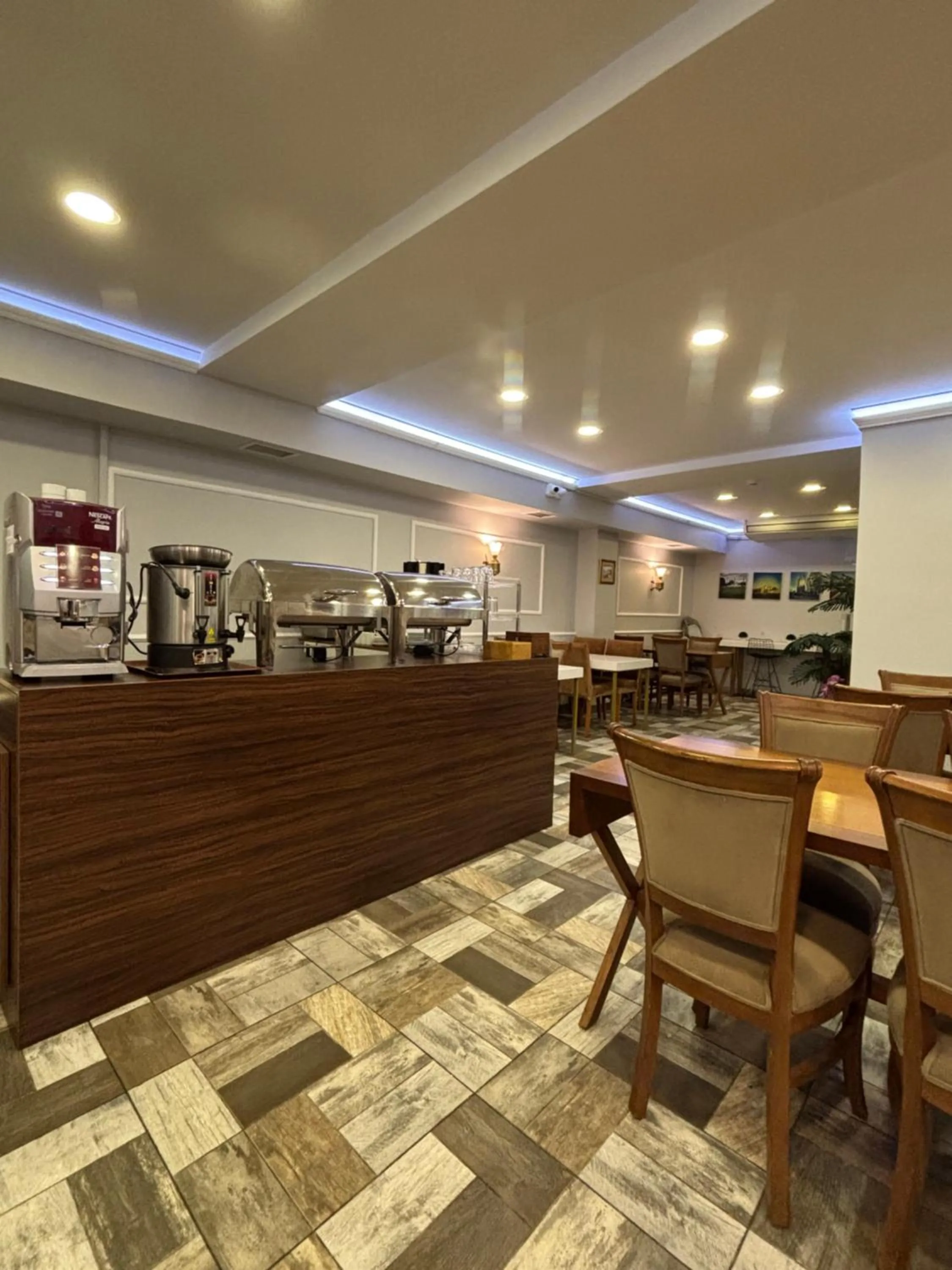 Restaurant/places to eat in Wame Suite Hotel Nisantasi