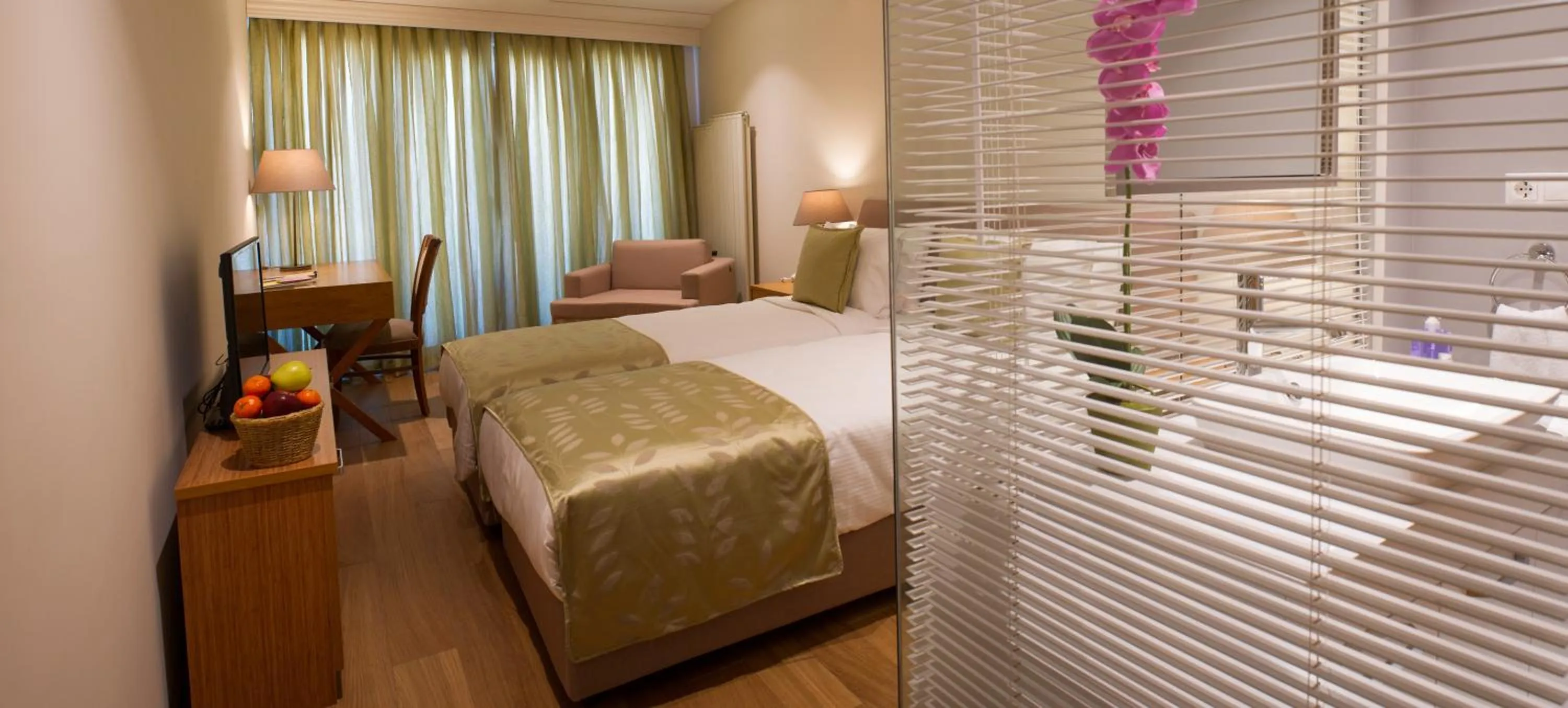 Shower, Bed in Wame Suite Hotel Nisantasi