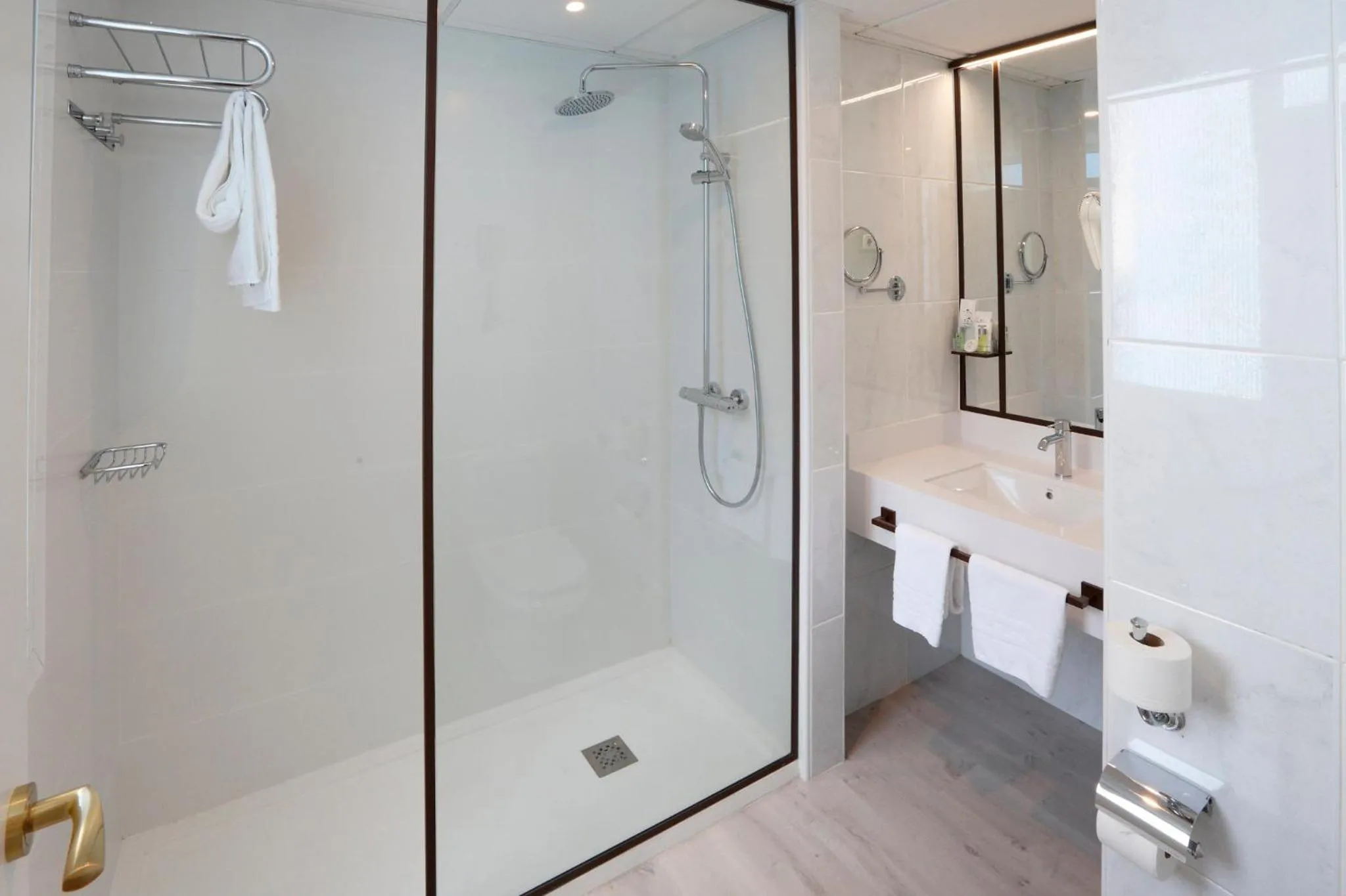 Bathroom in Sercotel Alfonso XIII