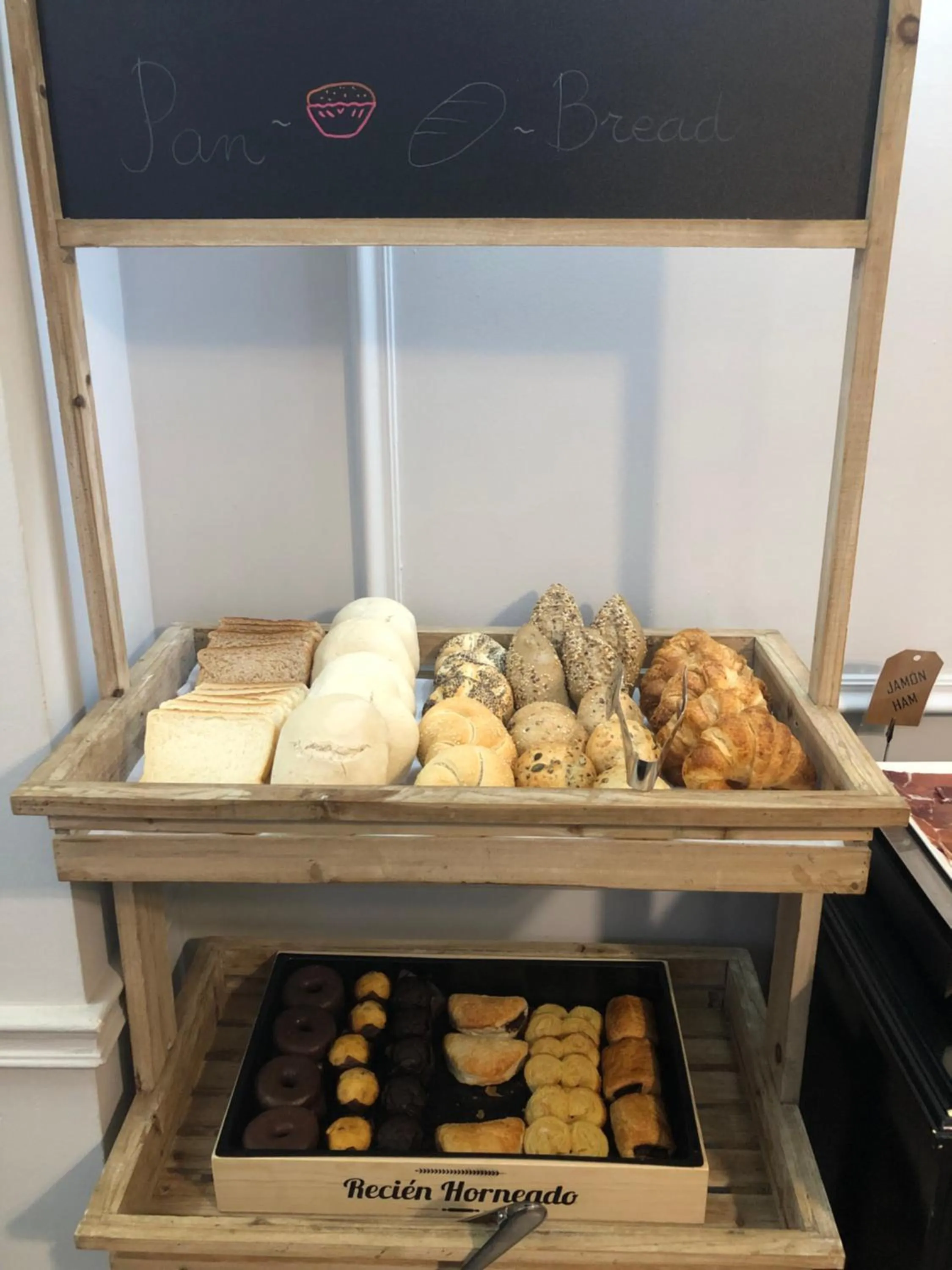 Breakfast in AACR Hotel Monteolivos