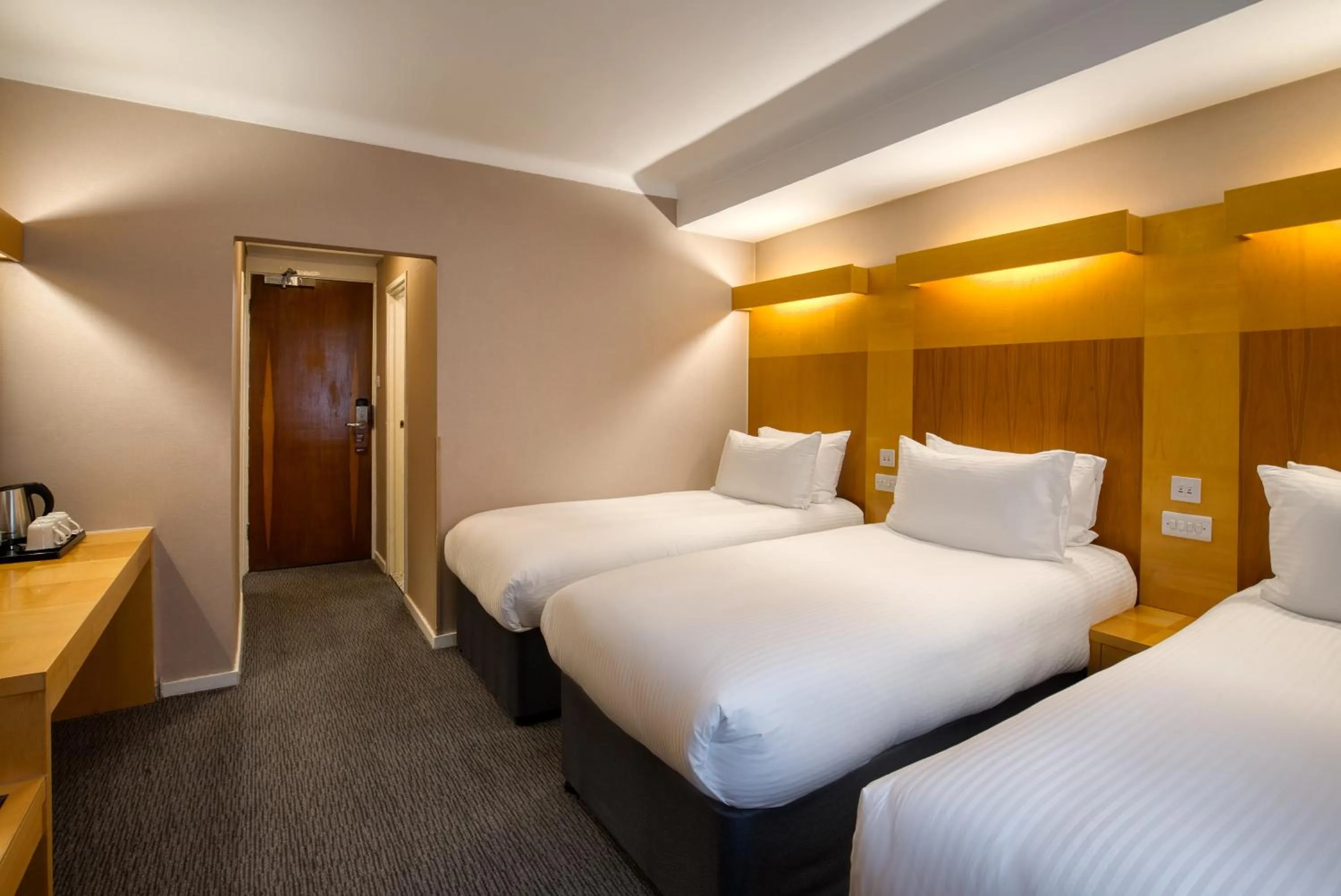 Bed in Tavistock Hotel