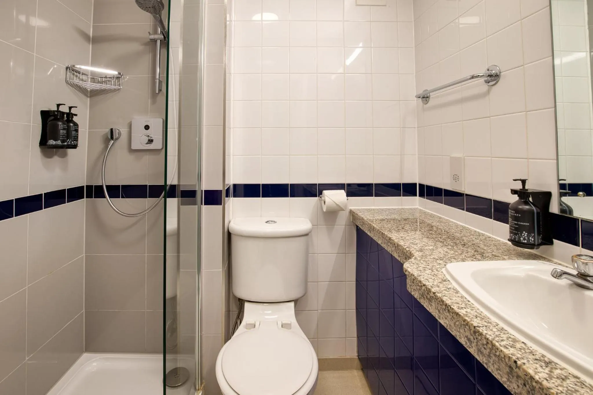 Bathroom in Tavistock Hotel