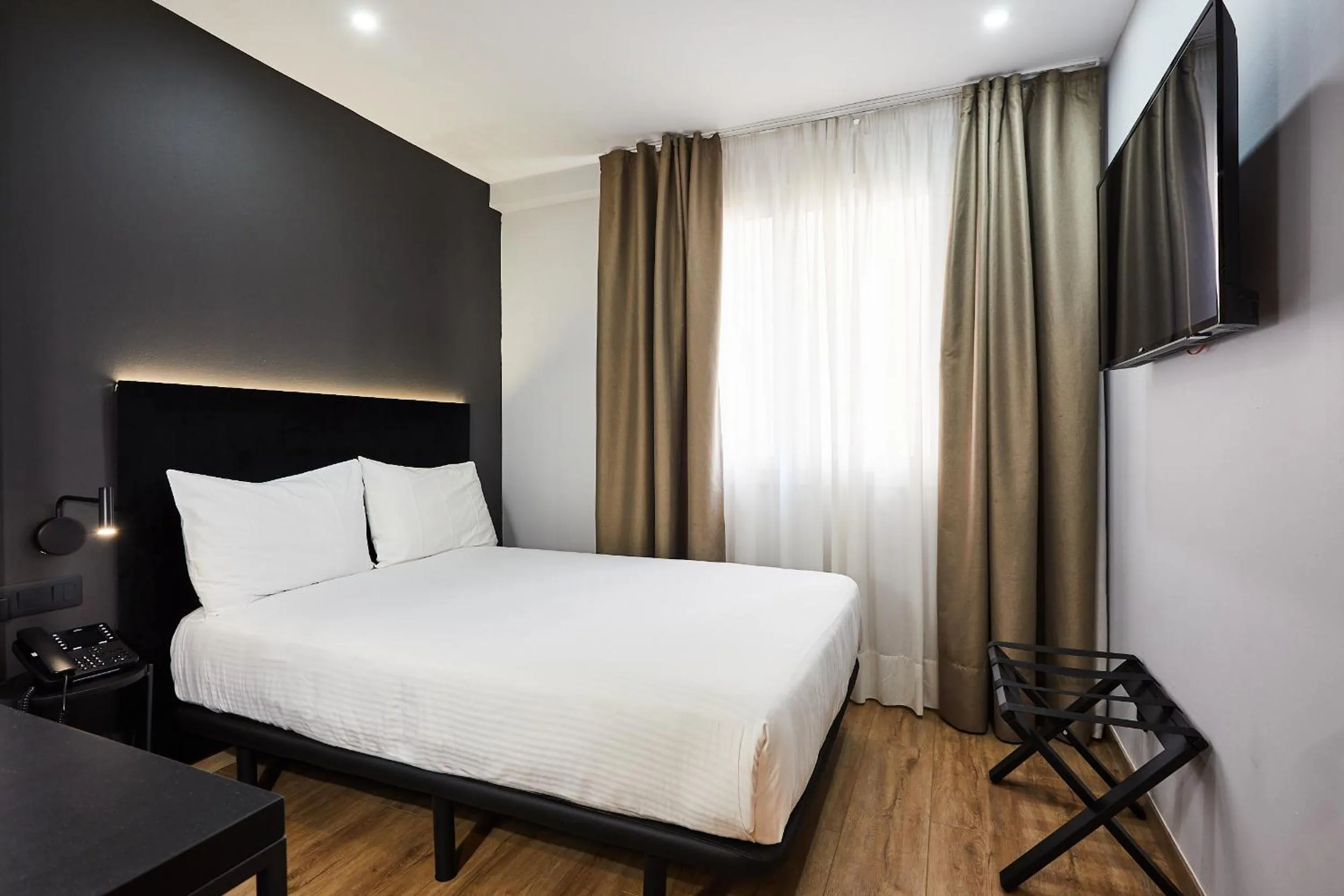 Bedroom, Bed in Silken Sant Gervasi