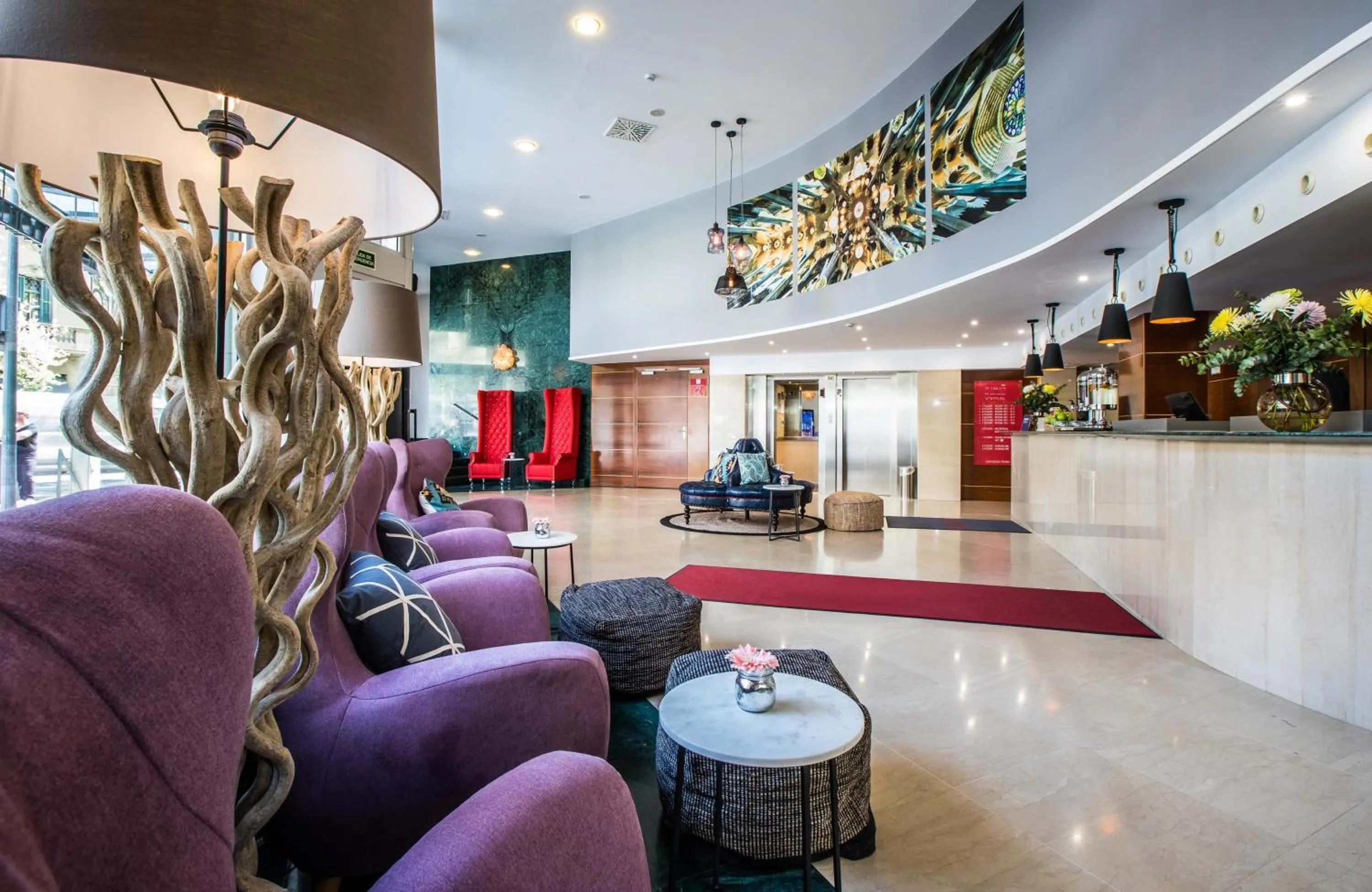 Lobby or reception in Leonardo Hotel Barcelona Gran Via