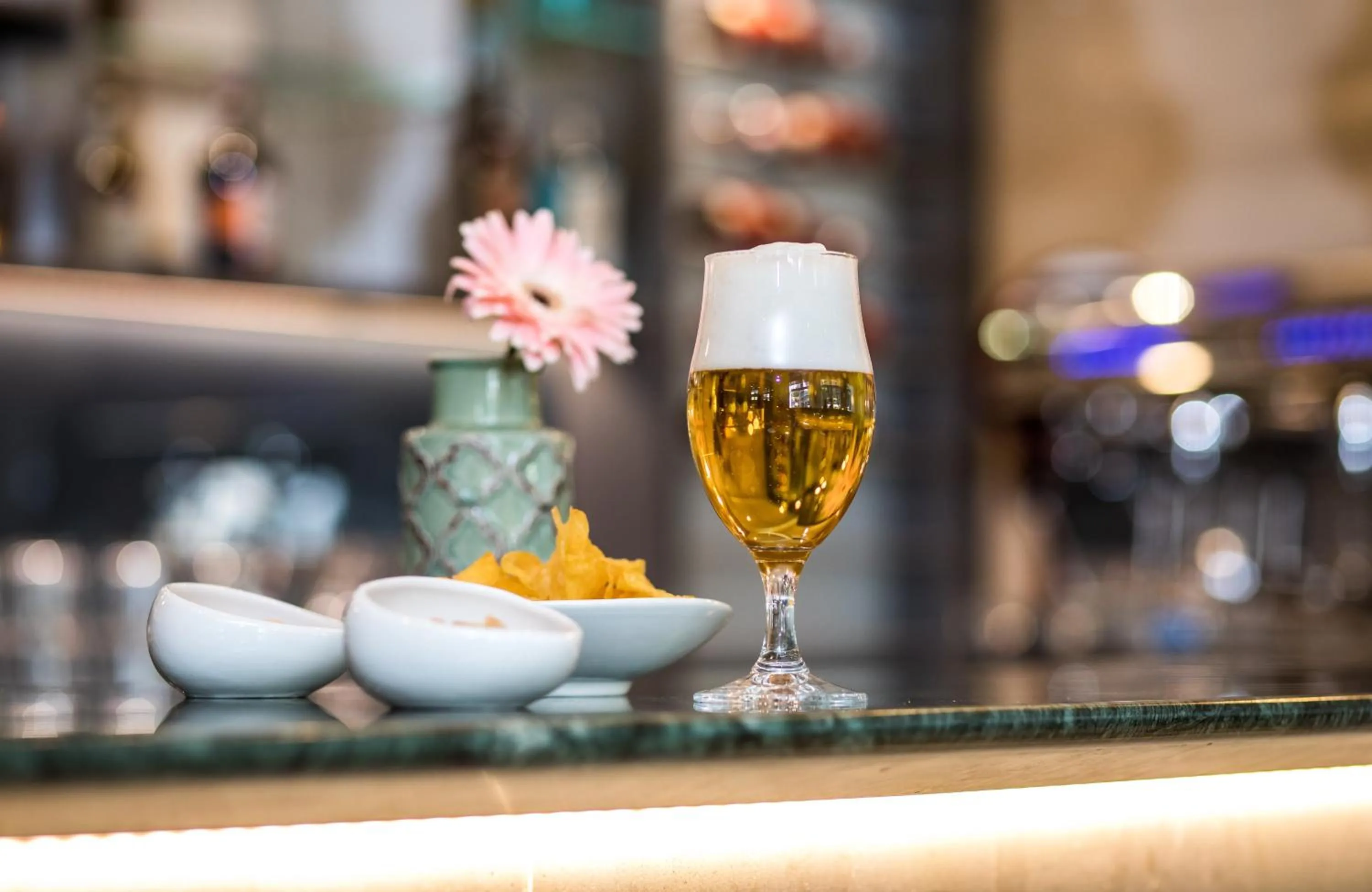 Lounge or bar in Leonardo Hotel Barcelona Gran Via