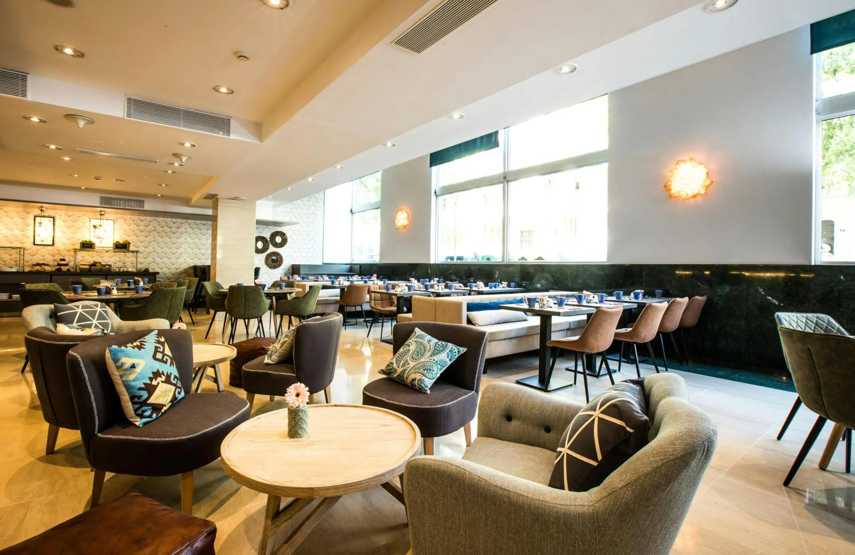 Breakfast in Leonardo Hotel Barcelona Gran Via