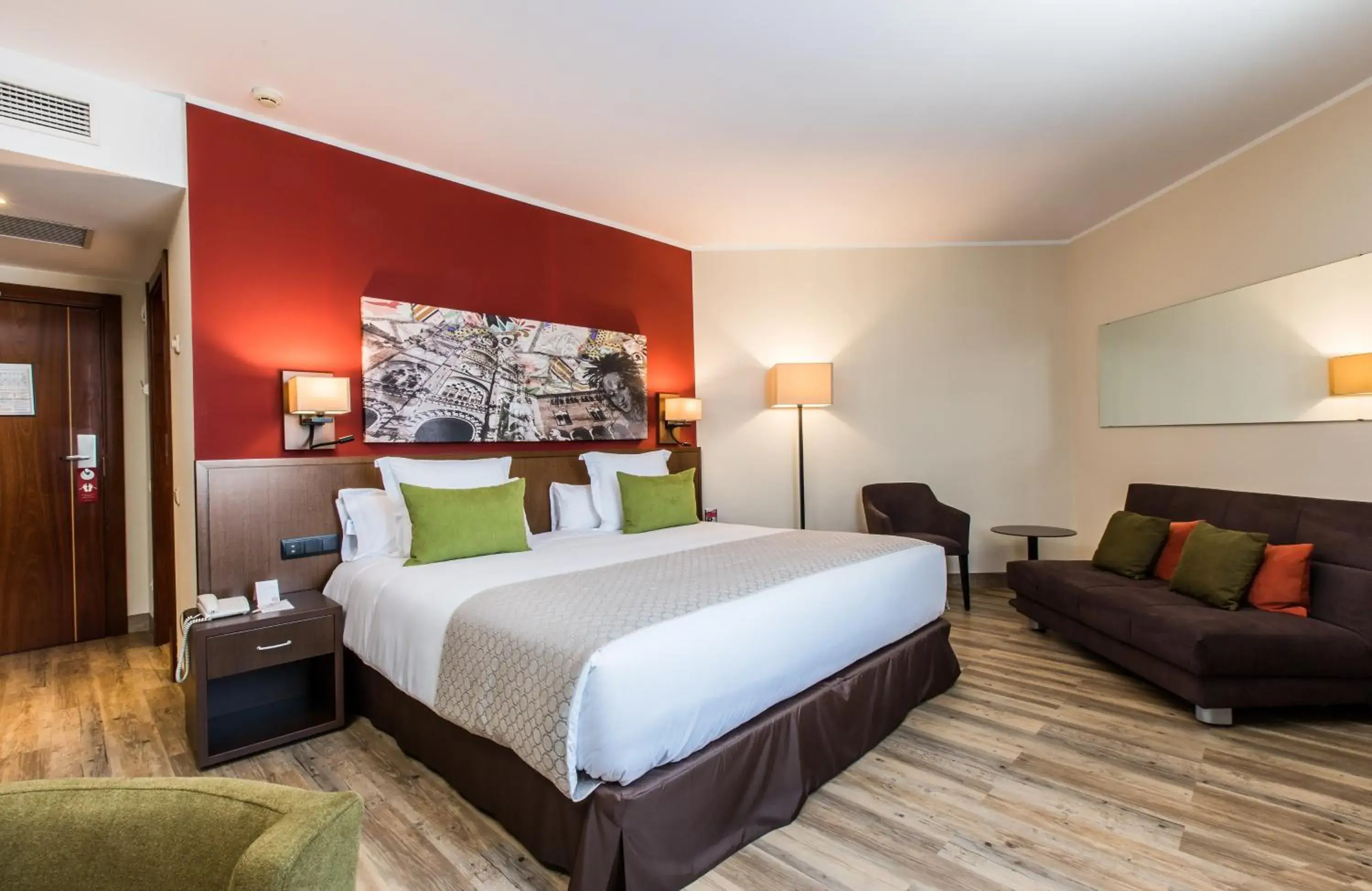 Superior Triple Room in Leonardo Hotel Barcelona Gran Via Superior Triple Room in Leonardo Hotel Barcelona Gran Via