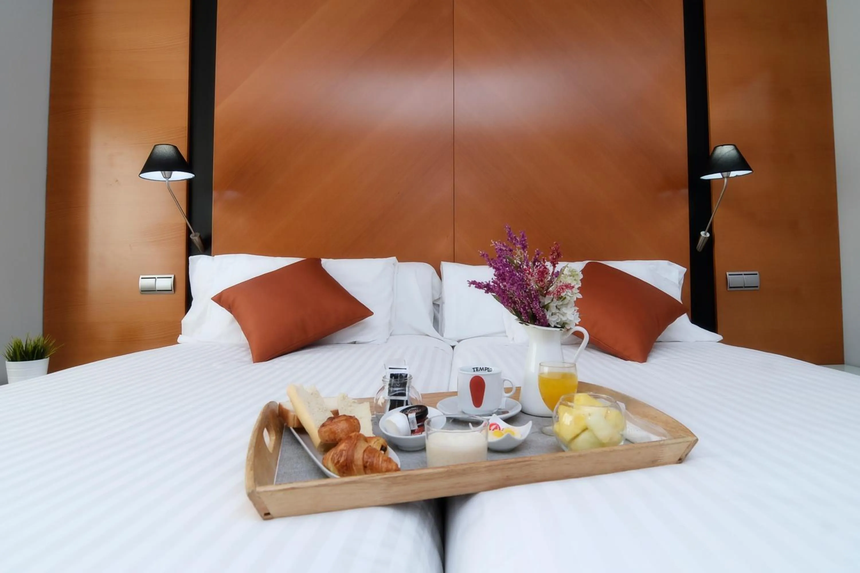 Bed in Silken Juan de Austria