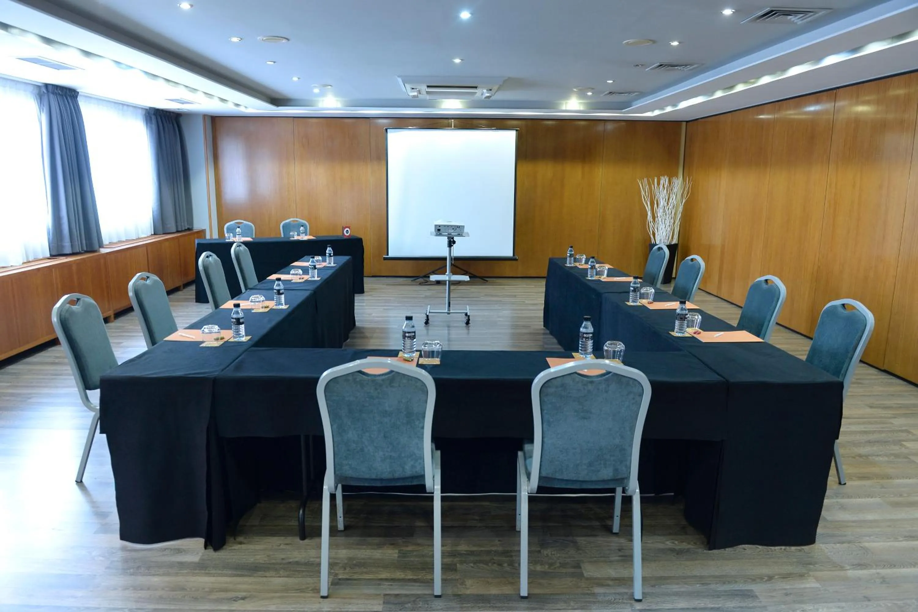 Banquet/Function facilities in Silken Juan de Austria