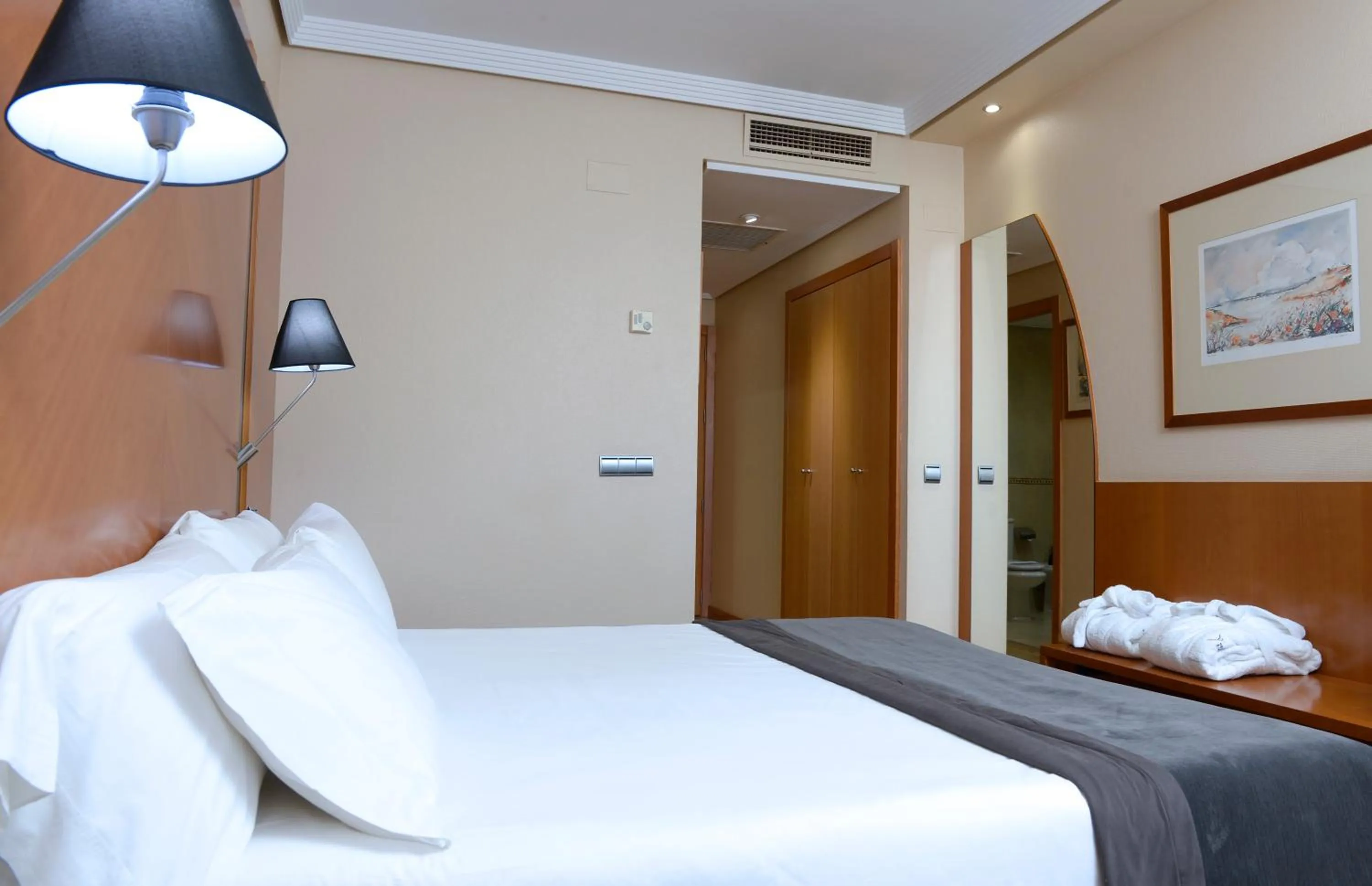 Bedroom, Bed in Silken Juan de Austria