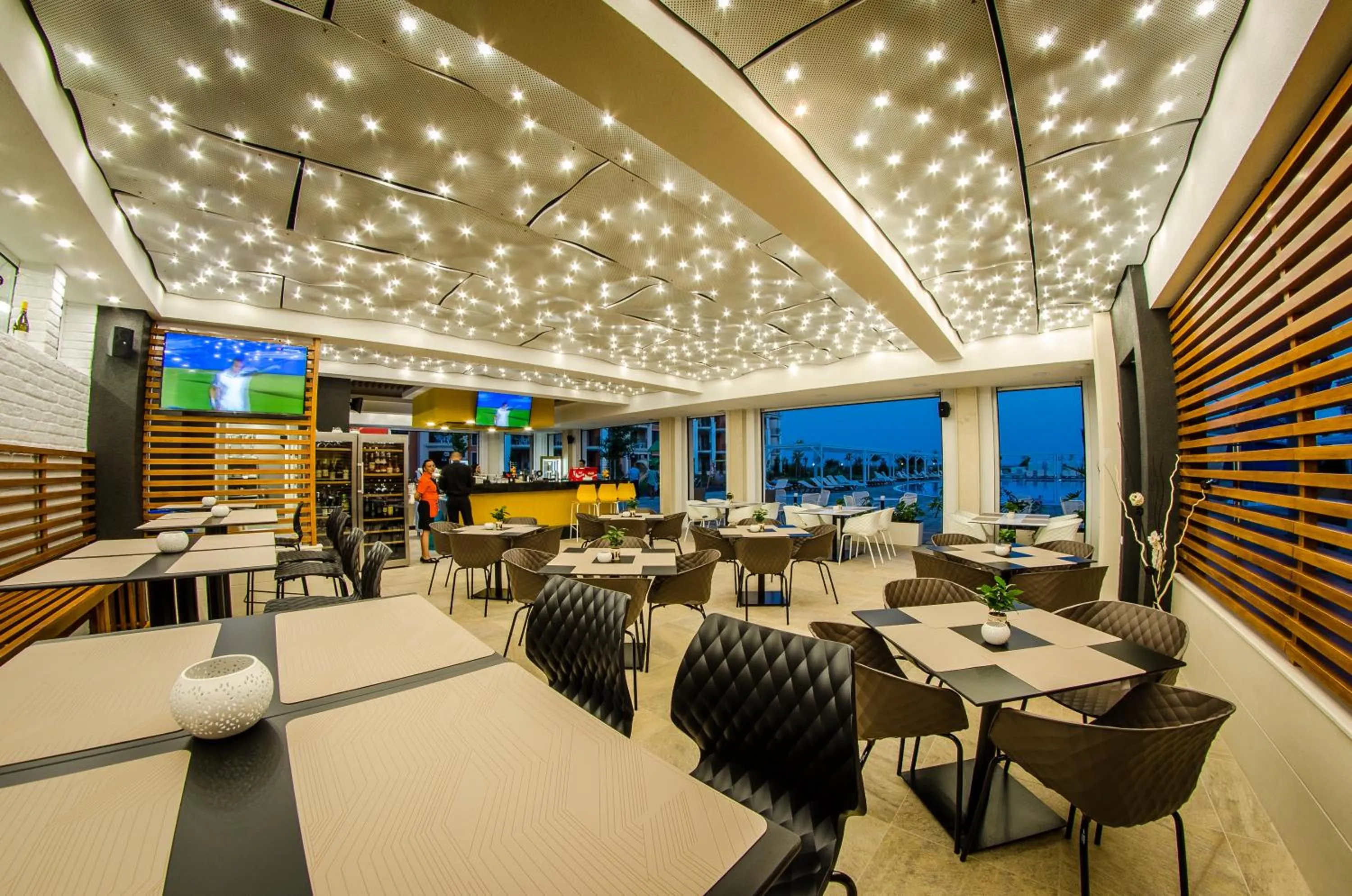 Restaurant/places to eat in Premier Fort Beach Hotel