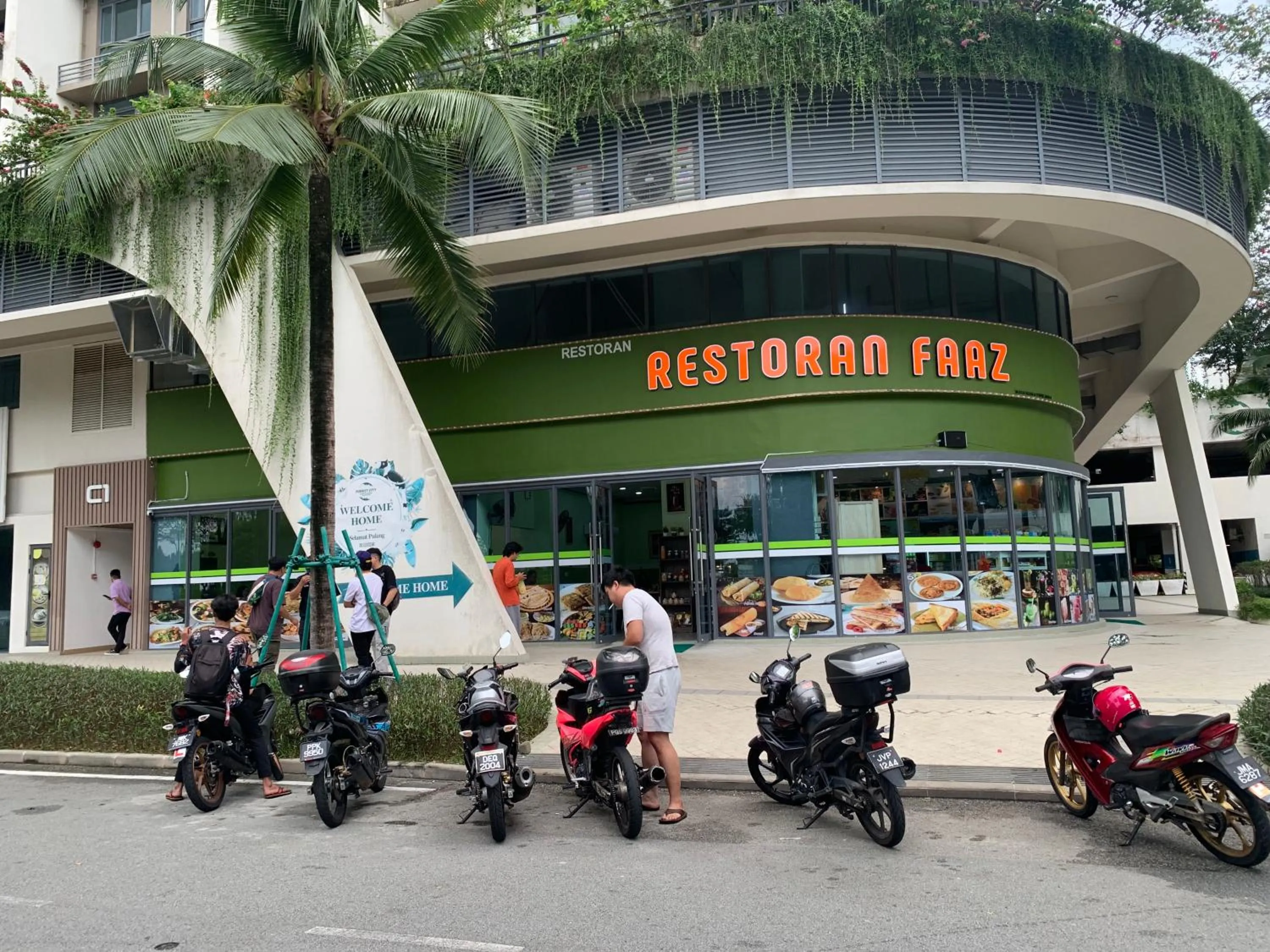 Restaurant/places to eat in Sea view 2 bedroom Fully furnished Apartment Forest City Starview Bay Johor Malaysia