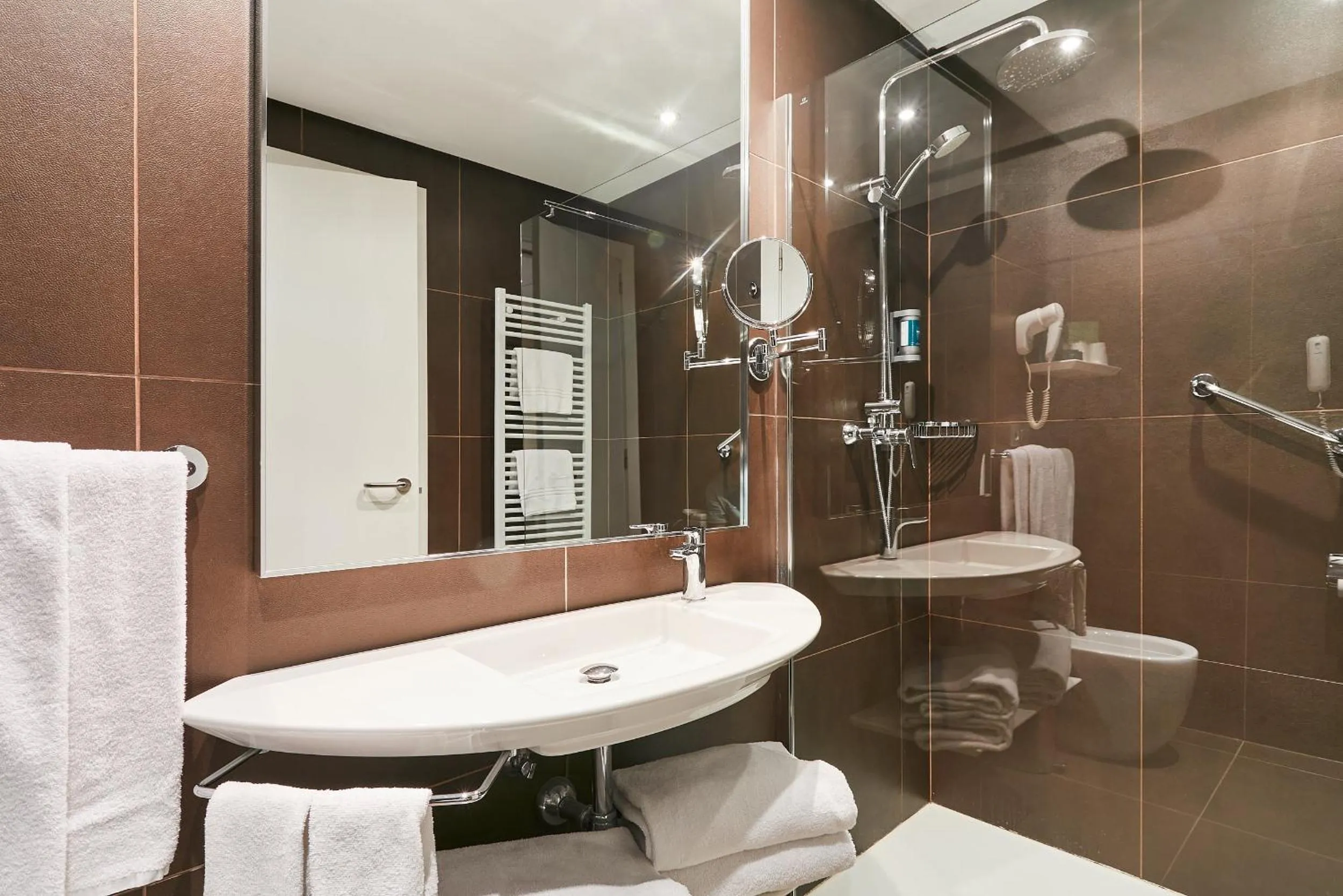 Bathroom in Silken Monumental Naranco