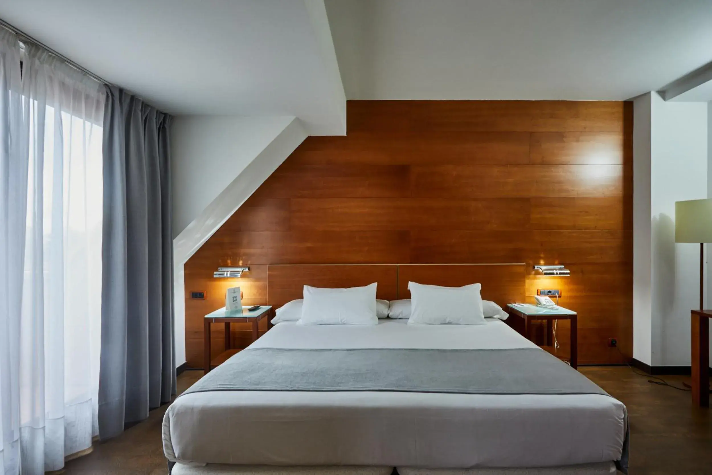 Junior Suite with Balcony in Silken Monumental Naranco Junior Suite with Balcony in Silken Monumental Naranco