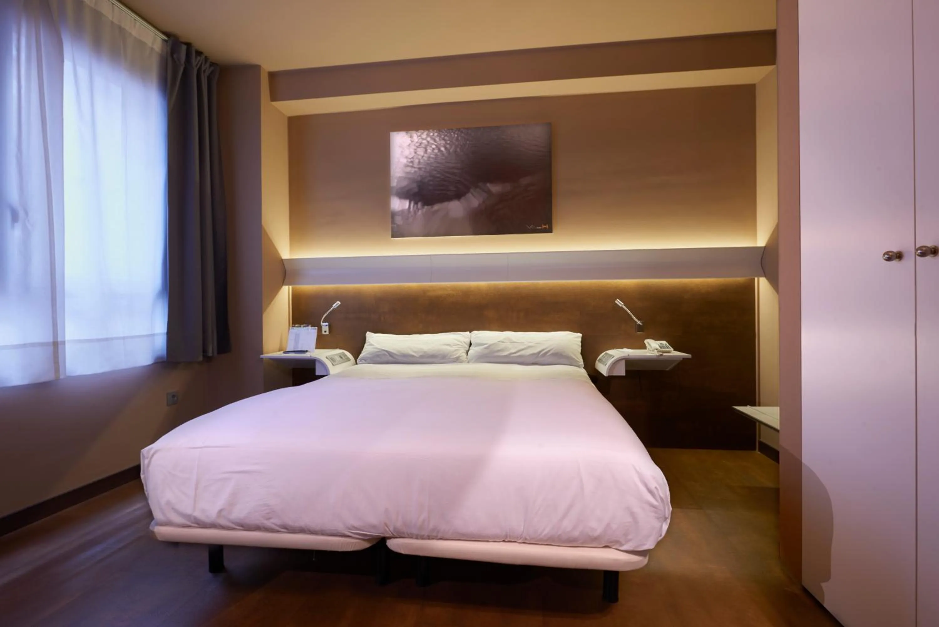 Bed in Silken Monumental Naranco